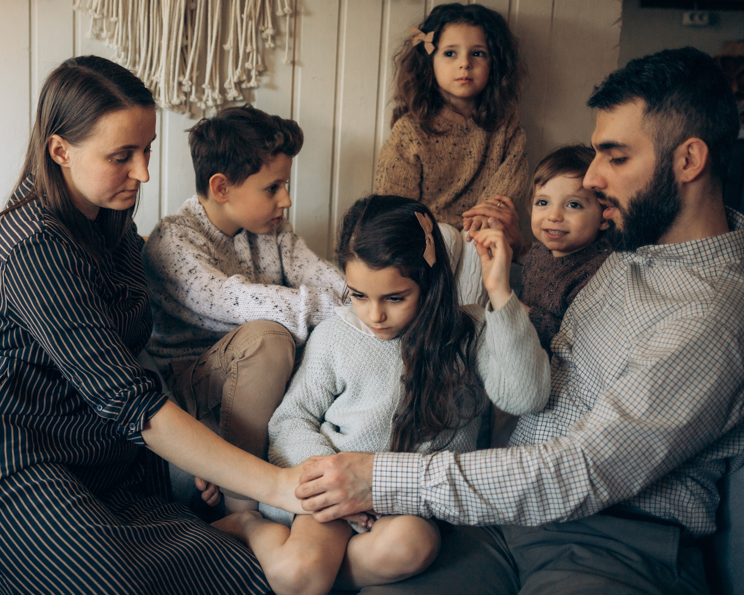 Анастасия, Манс, Паша, Маша, Саша, Федя. Всем привет! Меня зовут Евгения Попова и я семейный фотограф в Москве