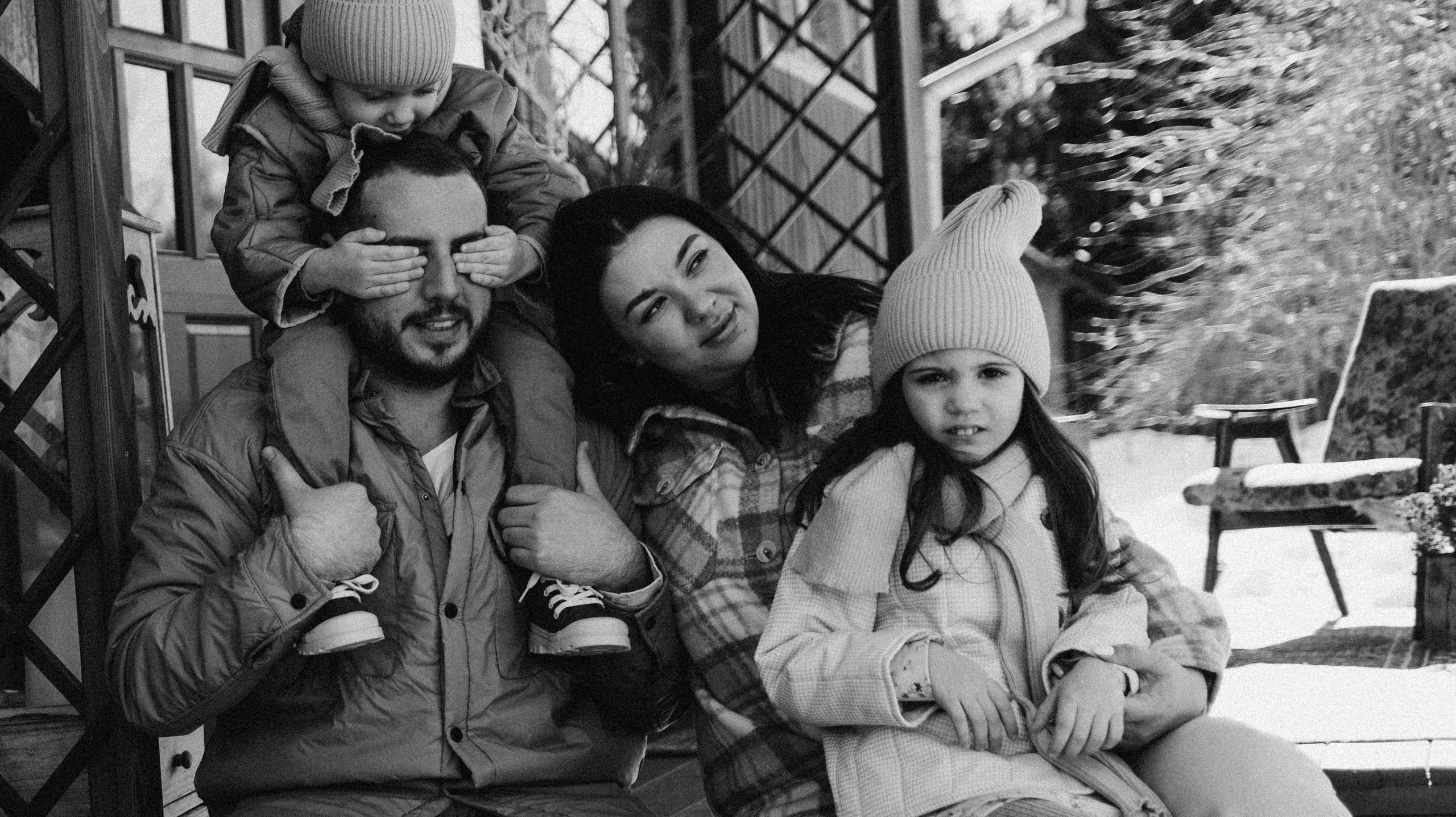 Ирина, Эдвард, Моника, Марсель. Всем привет! Меня зовут Евгения Попова и я семейный фотограф в Москве