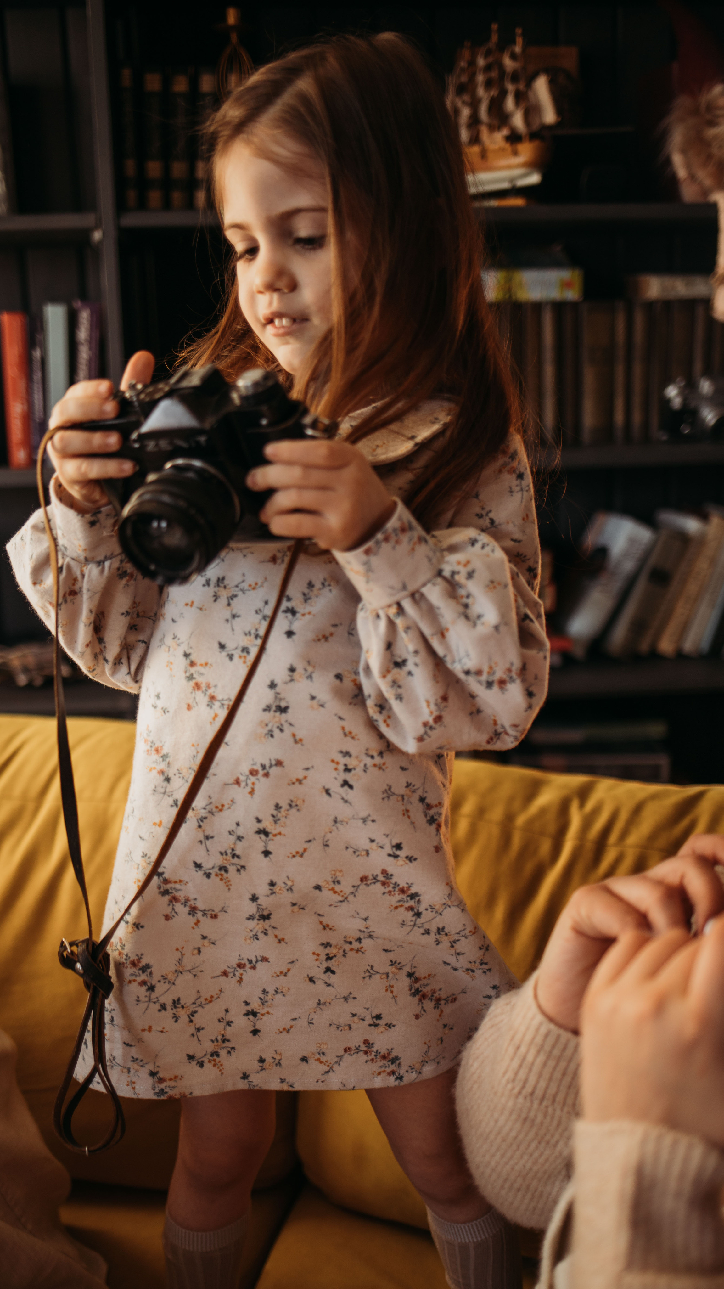 Ирина, Эдвард, Моника, Марсель. Всем привет! Меня зовут Евгения Попова и я семейный фотограф в Москве