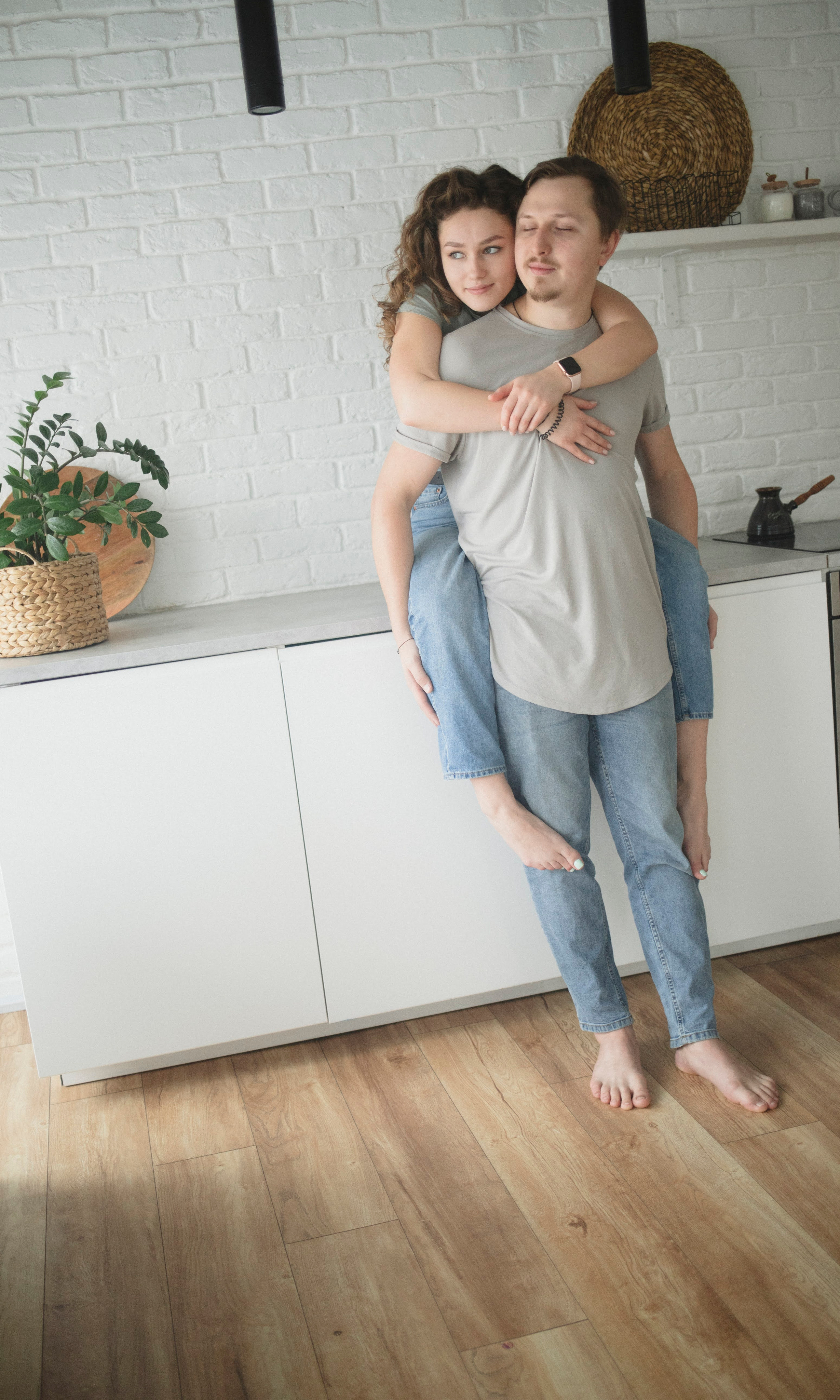 Евгения и Никита. Всем привет! Меня зовут Евгения Попова и я семейный фотограф в Москве