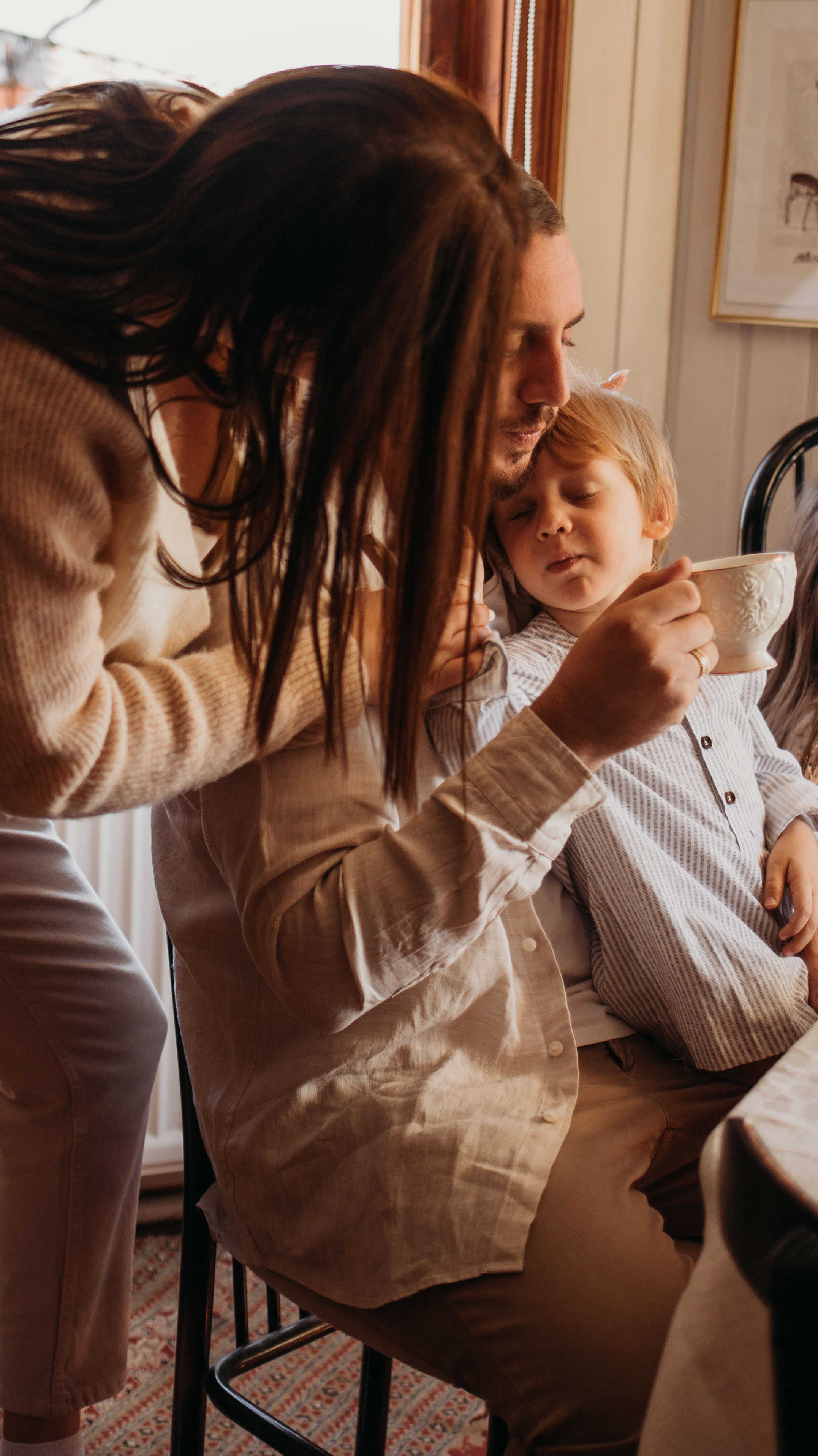 Ирина, Эдвард, Моника, Марсель. Всем привет! Меня зовут Евгения Попова и я семейный фотограф в Москве