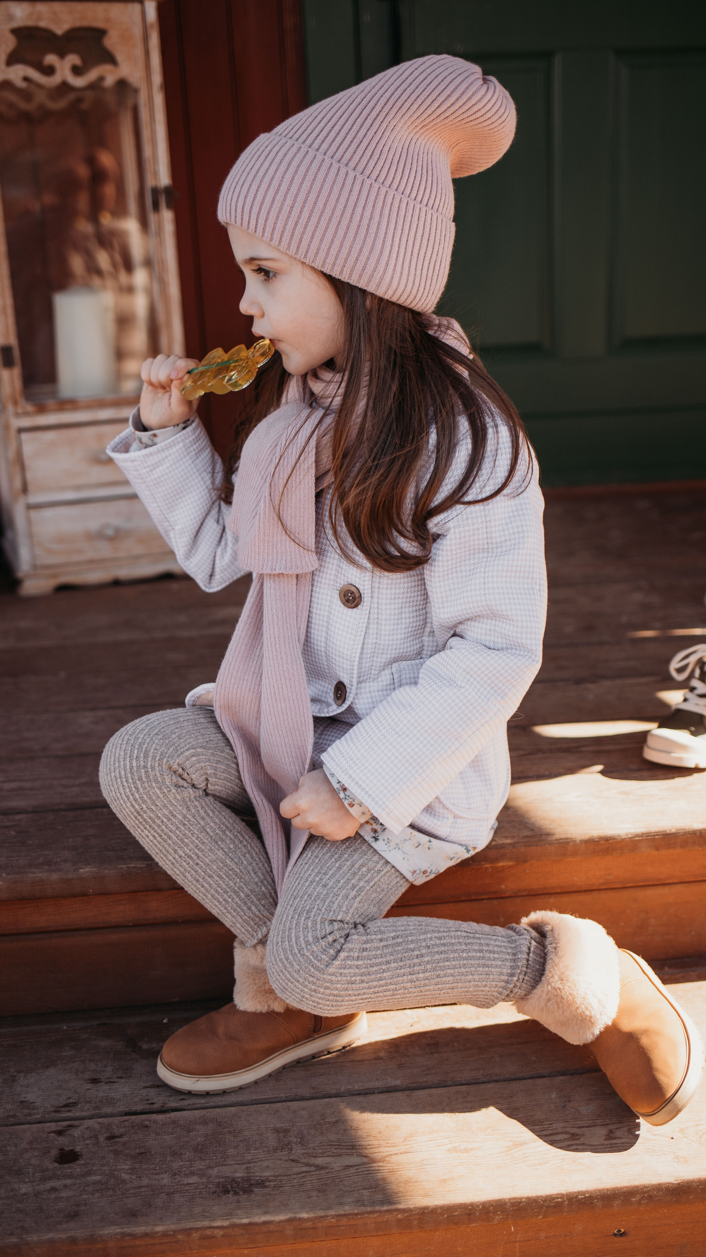 Ирина, Эдвард, Моника, Марсель. Всем привет! Меня зовут Евгения Попова и я семейный фотограф в Москве