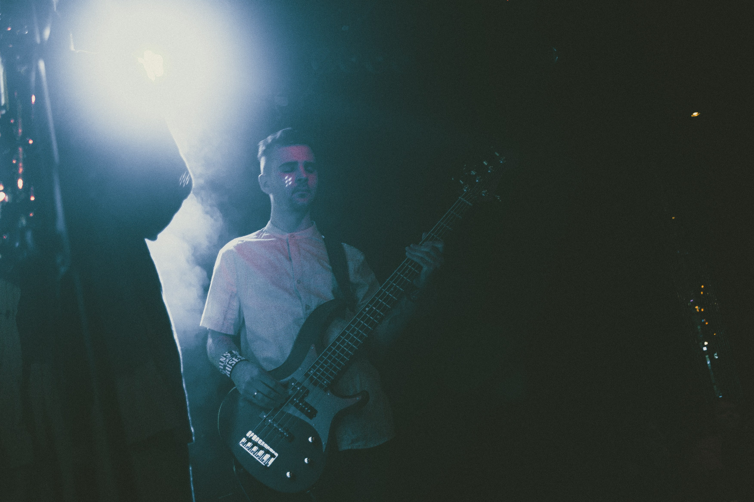 Концерт «Бонд с Кнопкой» 16тонн. Портретный и художественный фотограф в Москве