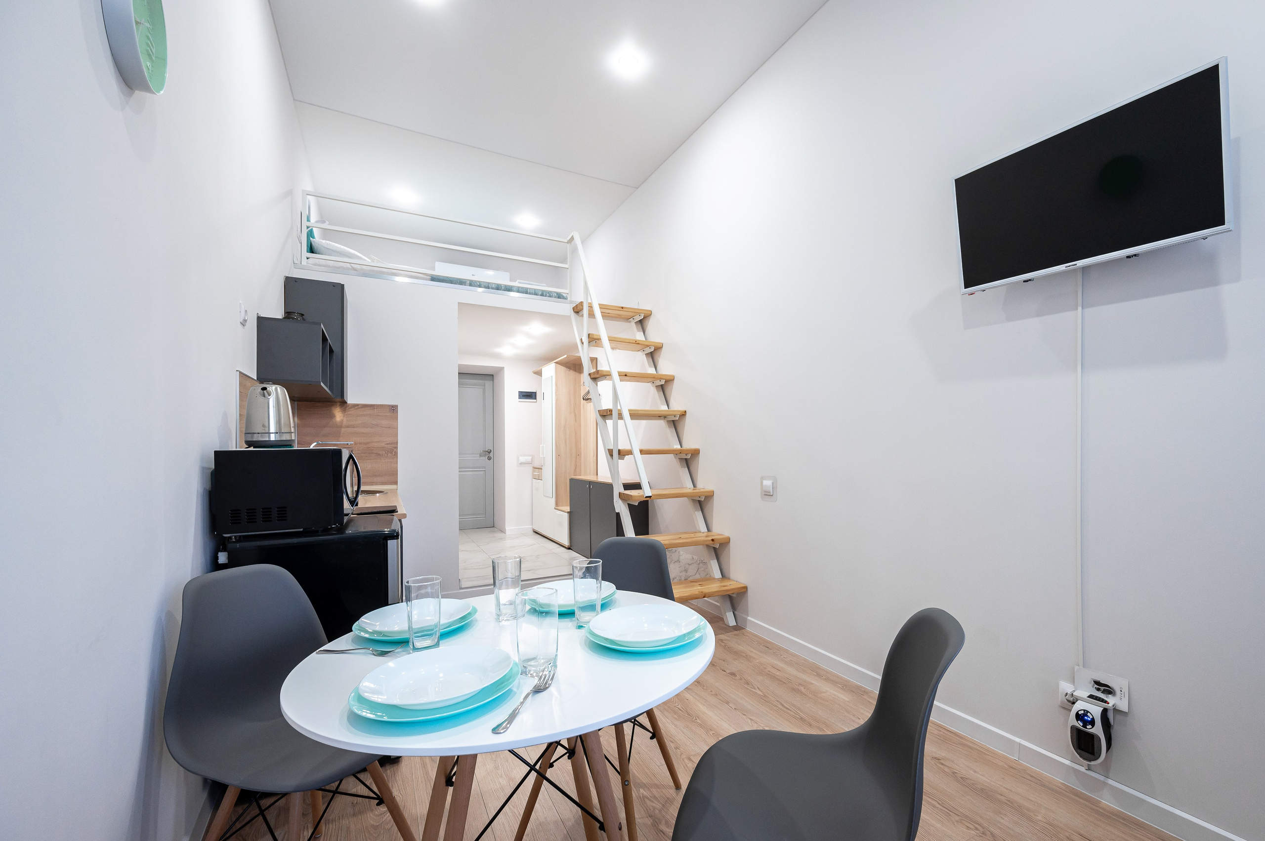 Студия на Коломенской. Интерьерный фотограф. Фото- видеосъемка недвижимости Санкт-Петербург