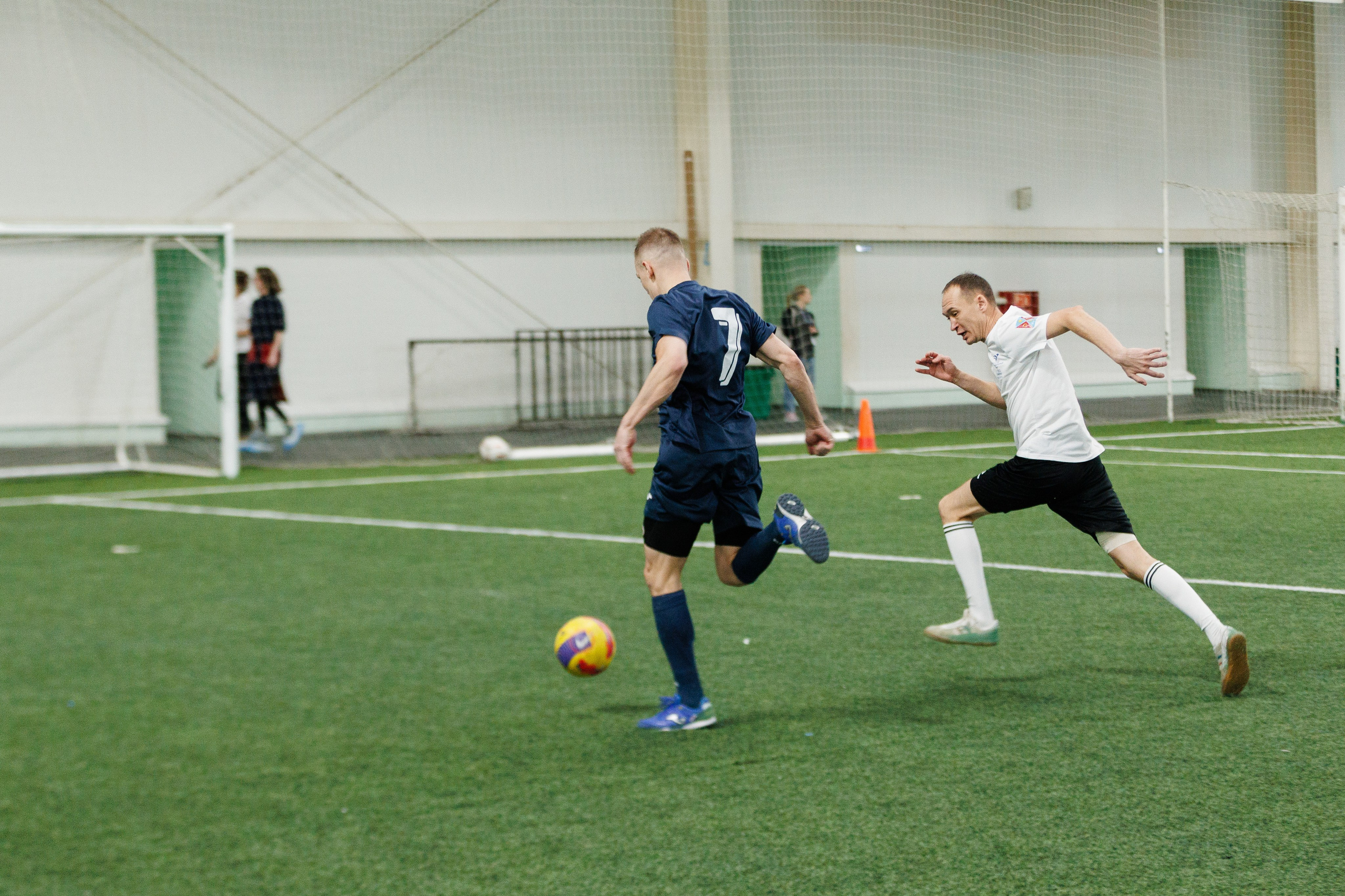 Фотограф на корпоративный футбольный турнир. Контент для бизнеса в Екатеринбурге Полдень Медиа