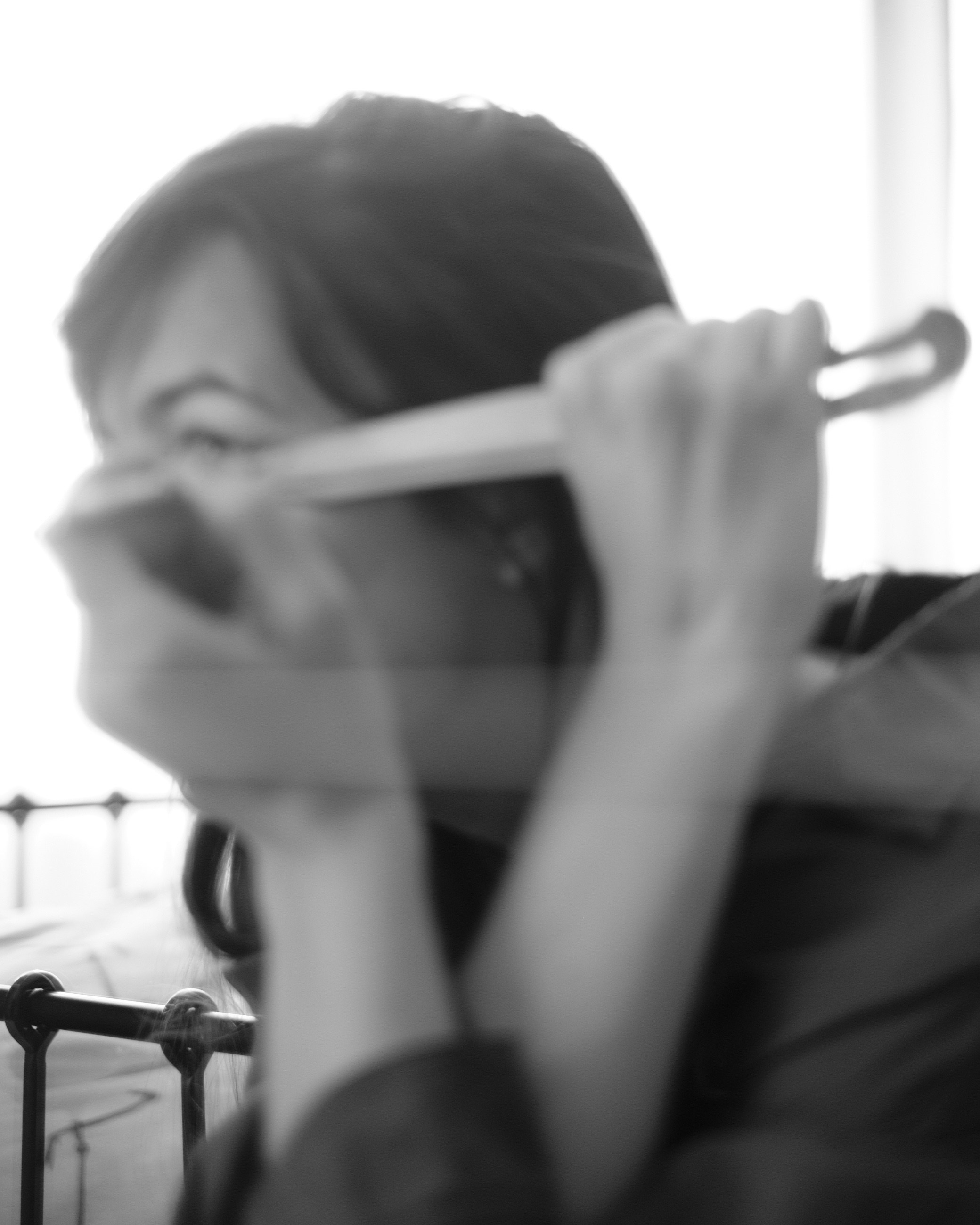 Стрелки на глазах, острите ножа, экстремальный макияж 