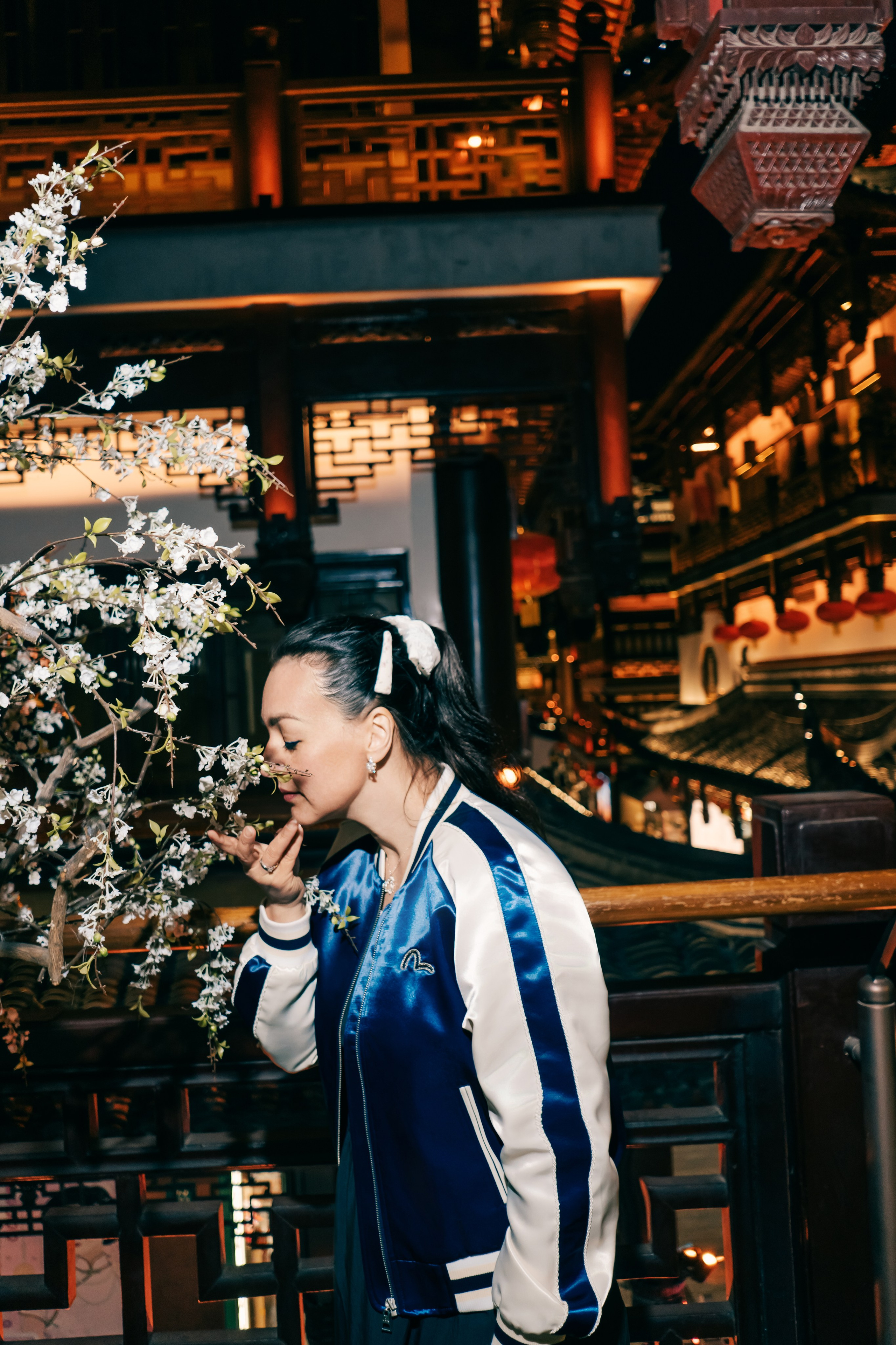 Evening Family Photo Session at Yuyuan Bazaar in Shanghai