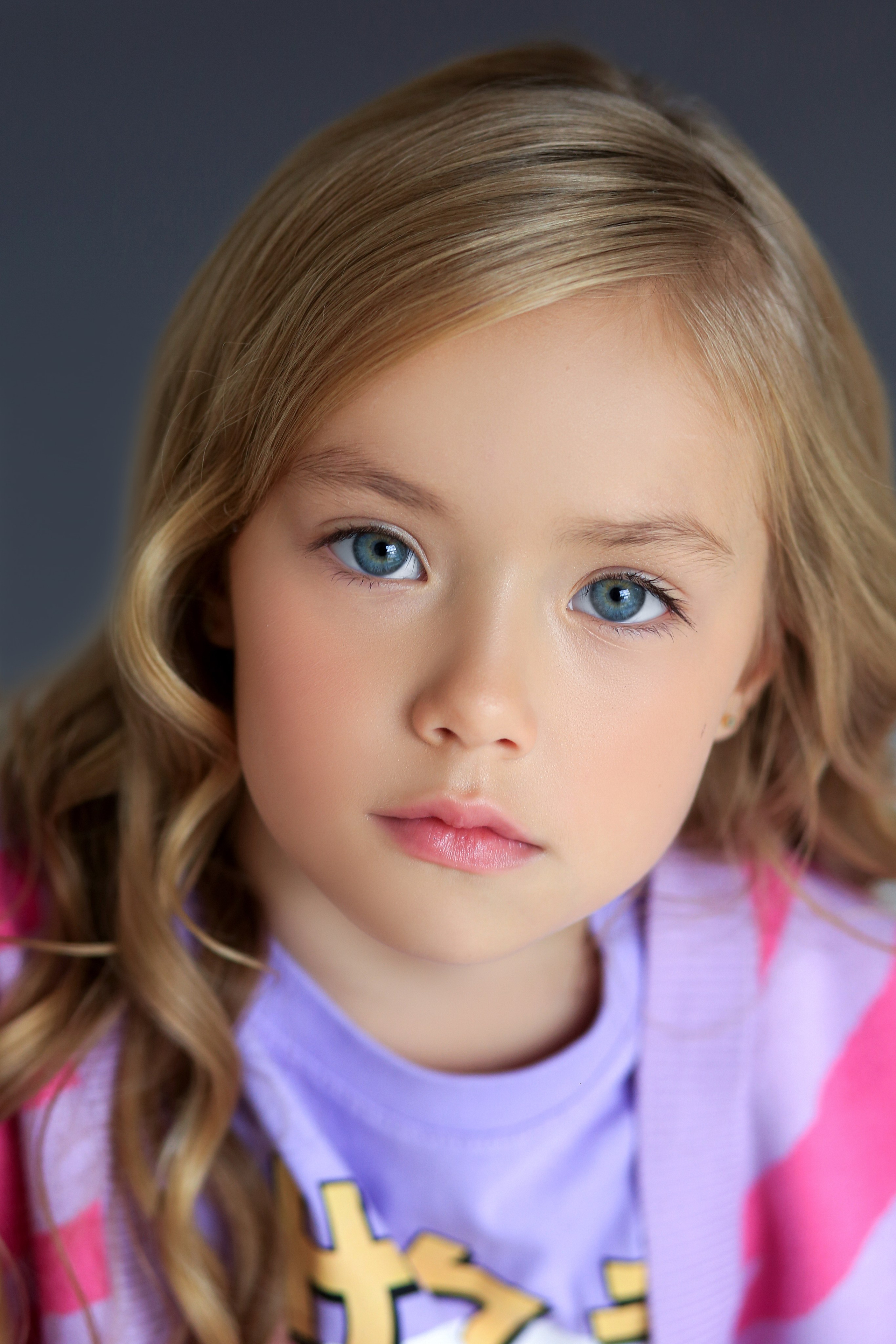 Анфиса, 10 лет. KED Production — продакшн из СПб. Создаём фото, видео и контент, который помогает брендам и селлерам продавать больше