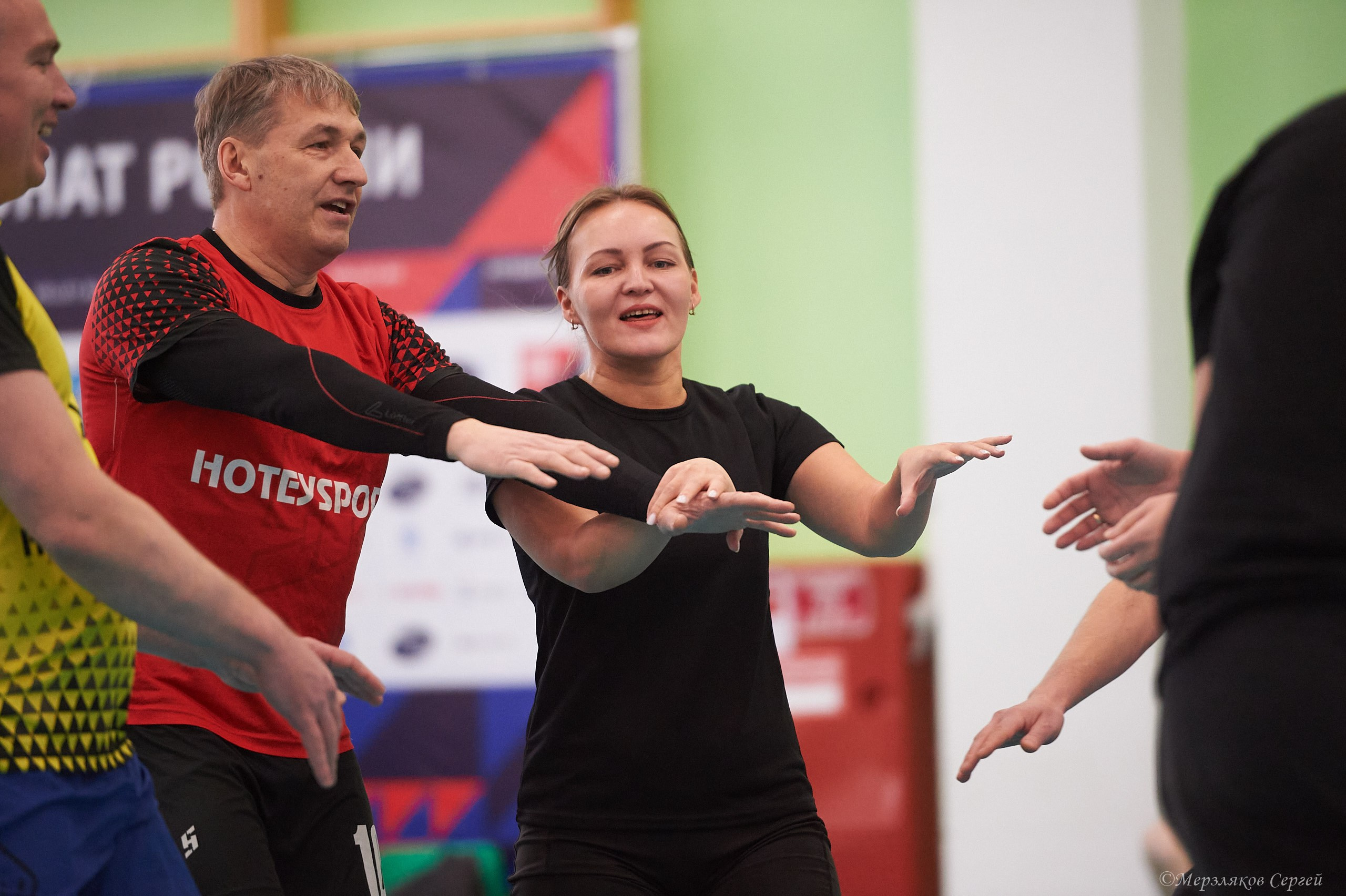 Новогодний волейбольный турнир. Ижевск. 16.12.23. Спортивный репортажный фотограф в Ижевске Сергей Мерзляков