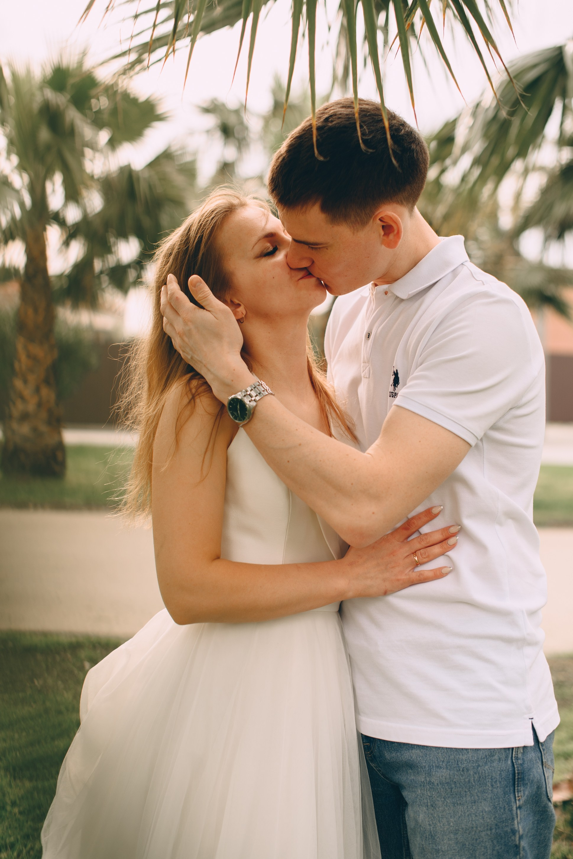 Свадебная прогулка пляж Бархатные Сезоны. Свадебный и семейный фотограф София Невская