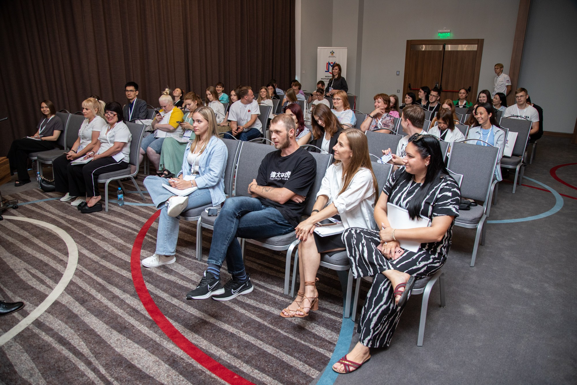 Семинар с «Росмолодёжь» в ЮФО. Репортажный, промышленный и маркетплейс-фотограф Дмитрий Чернат