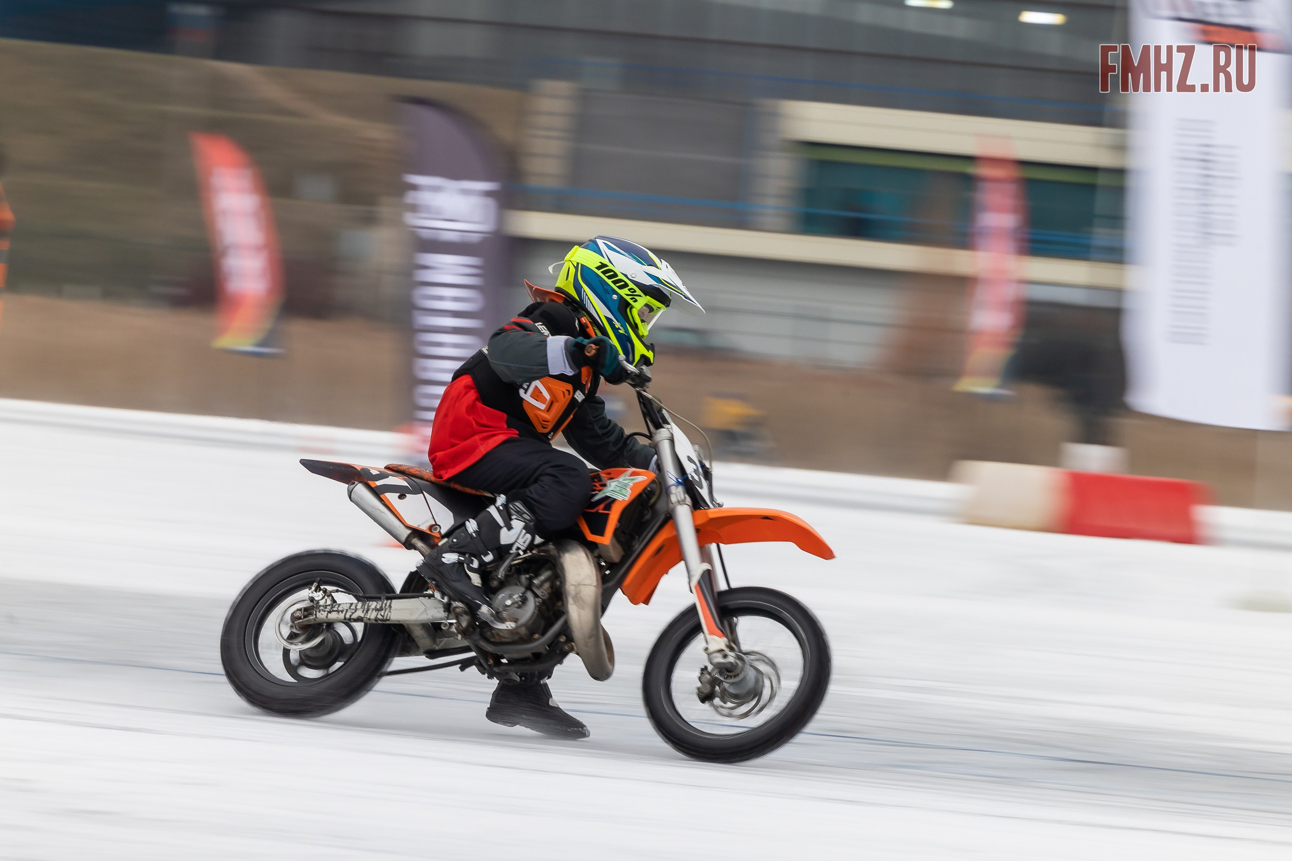 Первый этап Кубка МФР по мотокроссу на льду Большого Крылатского пруда в Москве. 8 февраля 2025 г. Фотограф Владимир Охрименко