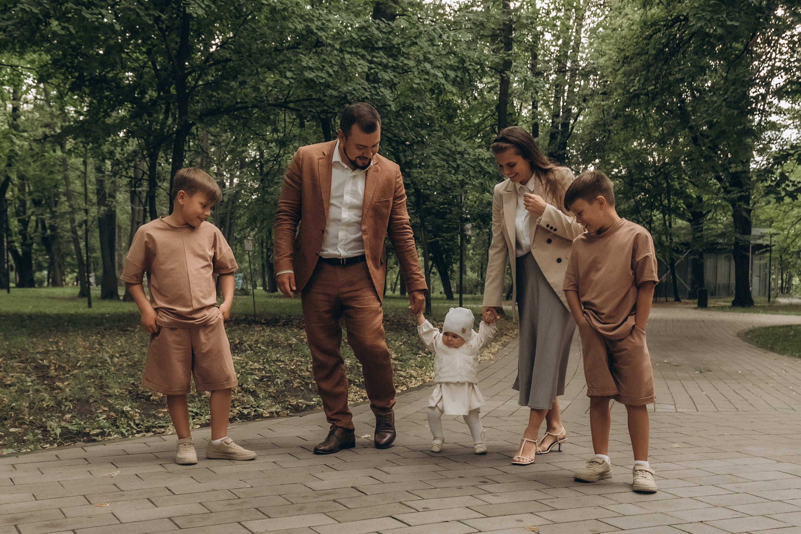 Семейная прогулка. Гаврилова Настя семейный фотограф lifestyle в Москве