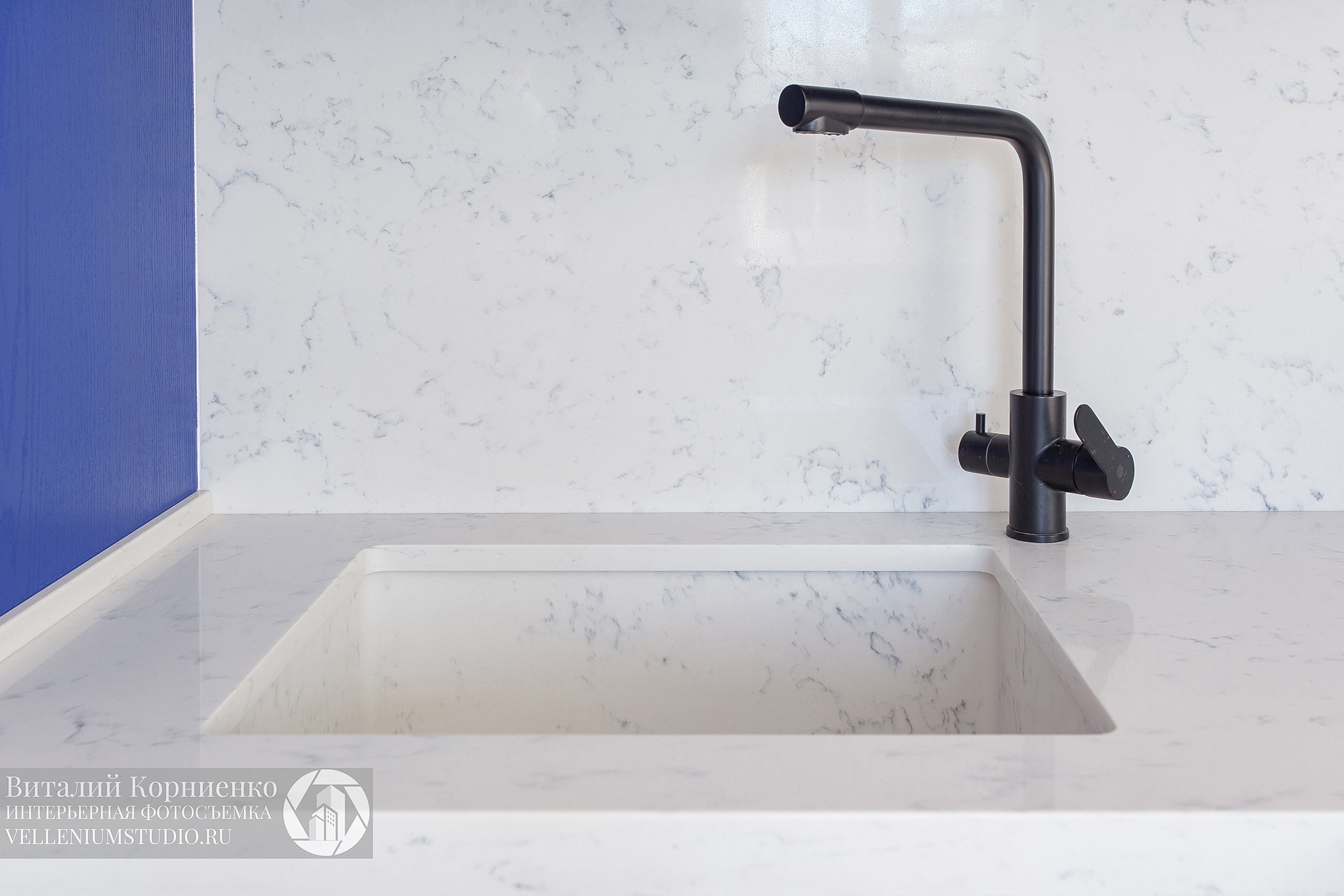 Фотосъемка интересной Синей кухни для студии мебели. Интерьерный фотограф Краснодар: профессионально по доступным ценам