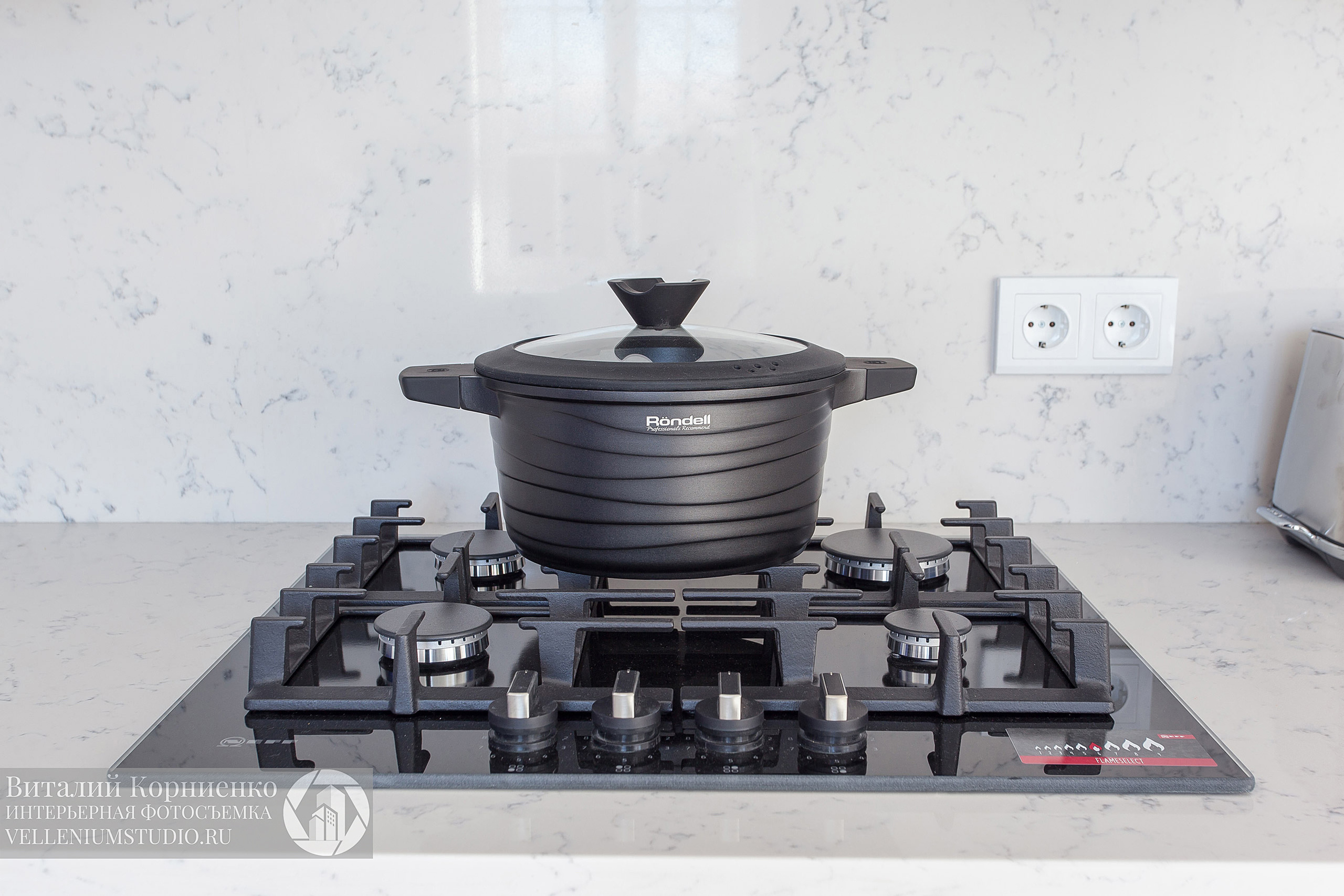 Фотосъемка интересной Синей кухни для студии мебели. Интерьерный фотограф Краснодар: профессионально по доступным ценам