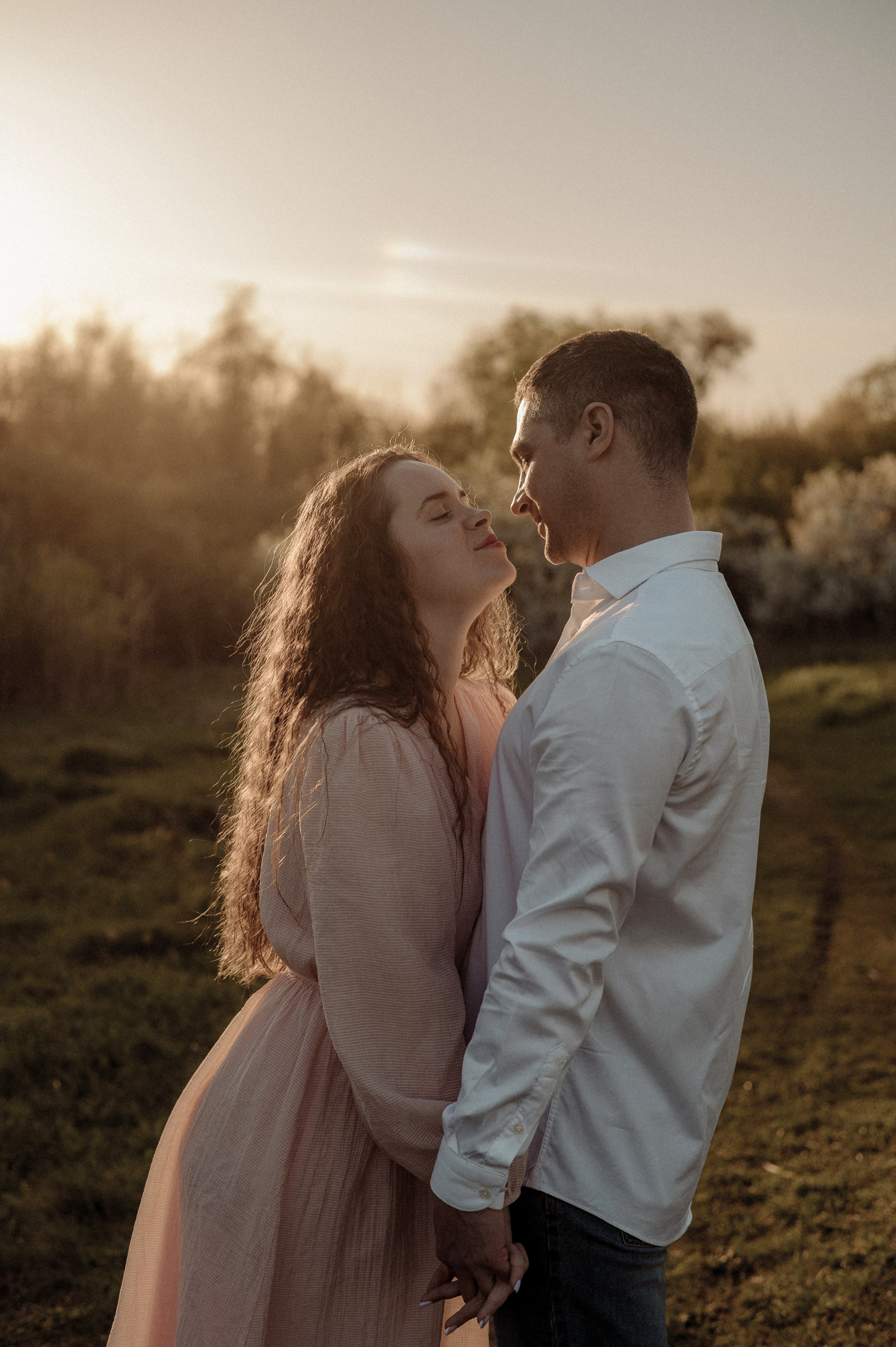 Настя, Антон и цветущие сады. Фотограф Мария Стрелкова