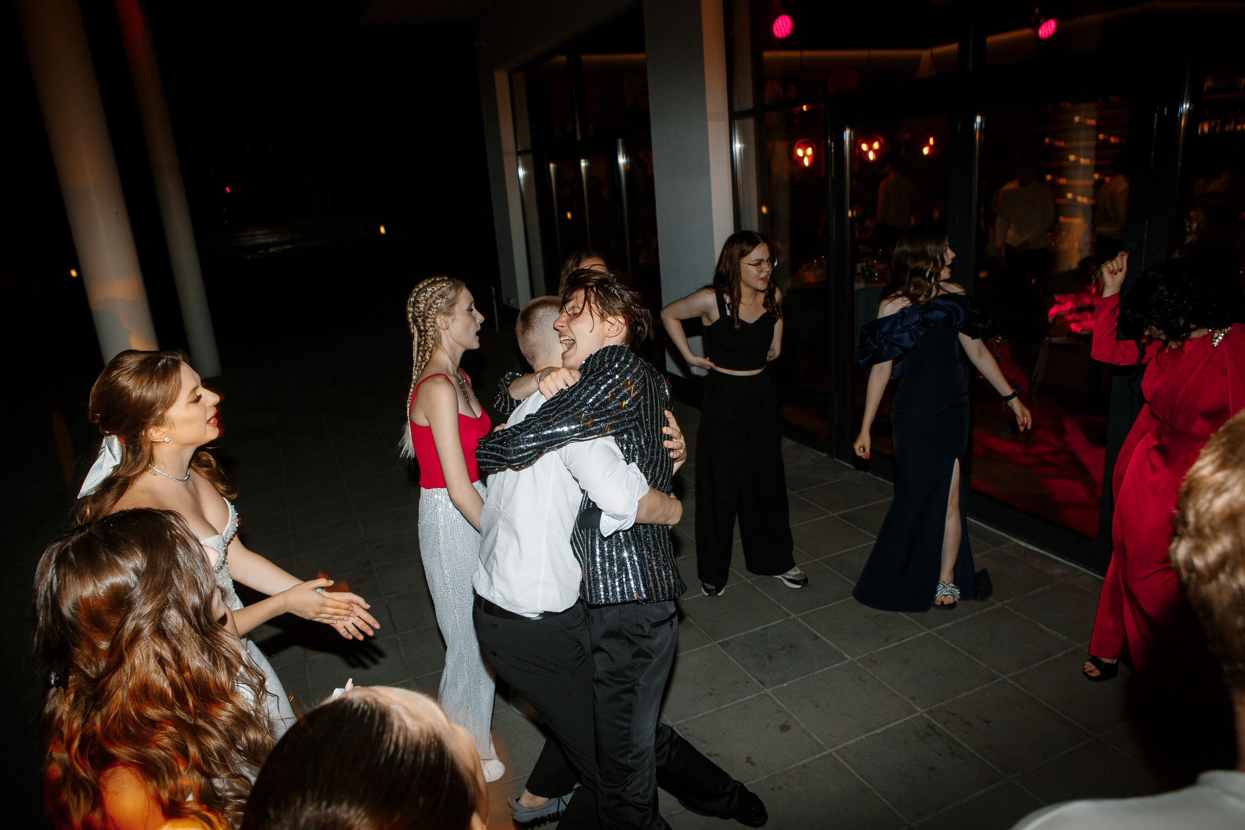 Выпускной Гимназия 12 2024 OpenHouse. Свадебный и портретный Фотограф в Липецке Дмитрий Котюков