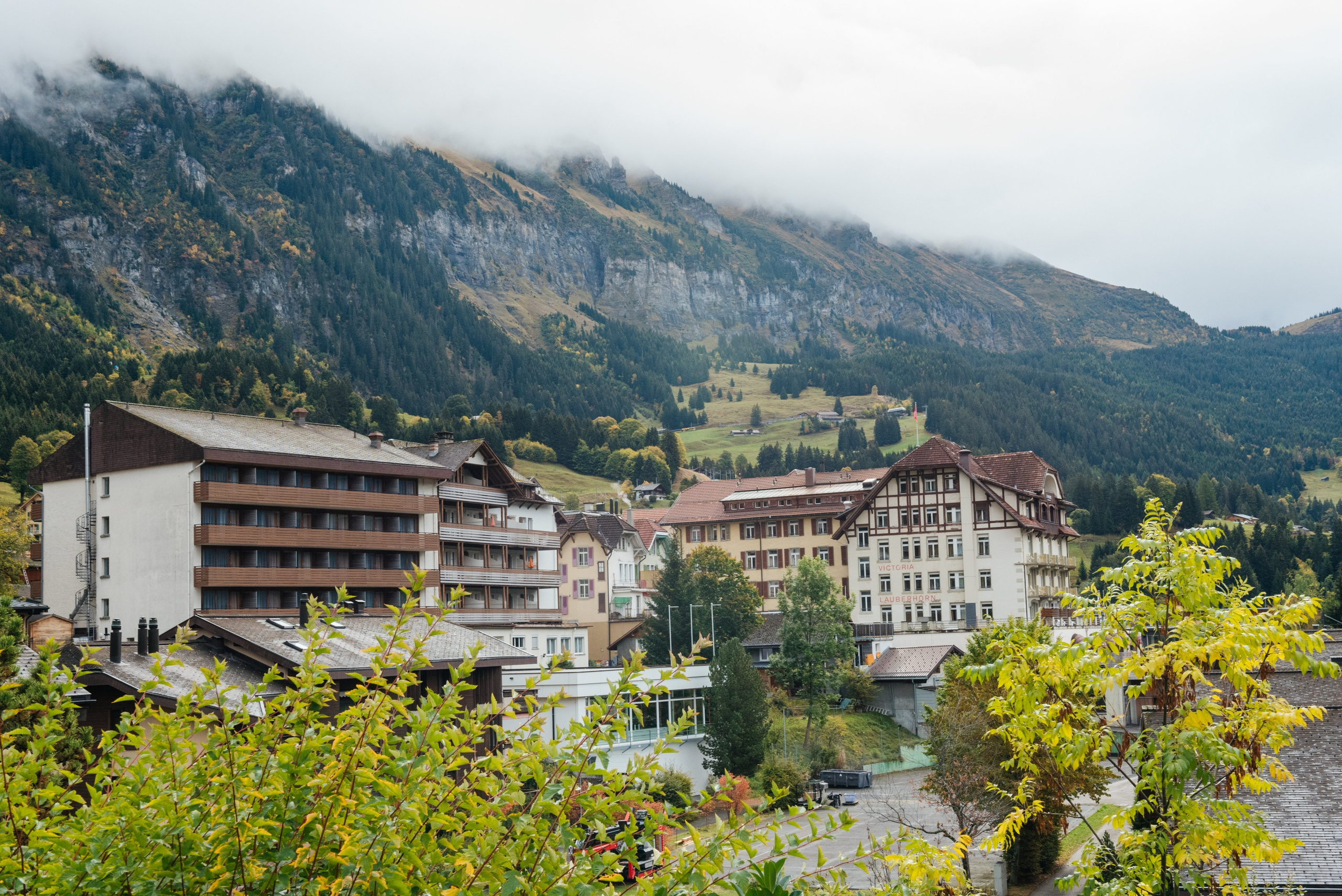 Tina & Wesley (Wengen, Lauterbrunnen). Photographer in Interlaken area
