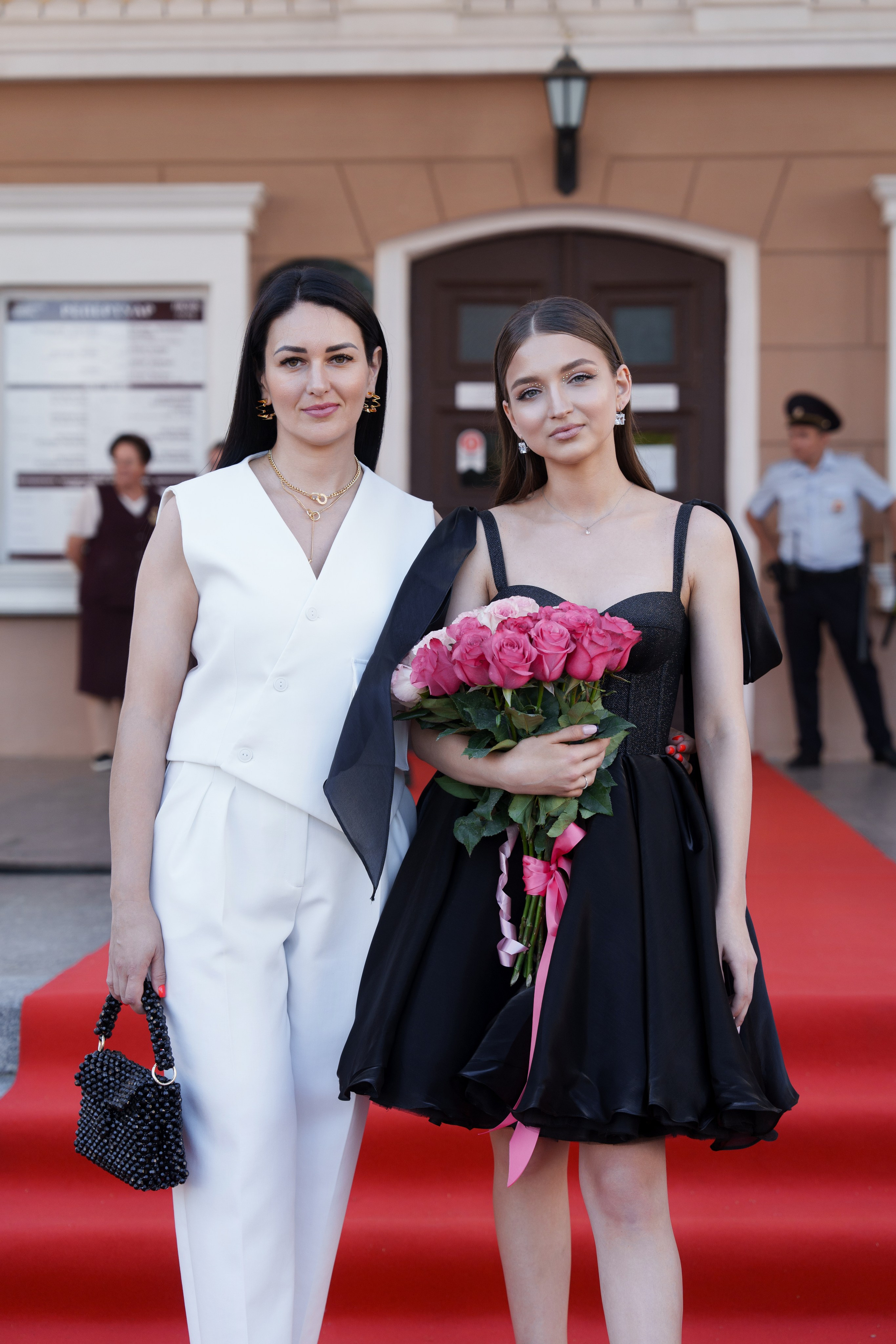 Выпускной Гимназия 7. Свадебный и репортажный фотограф Элина Козырьянова