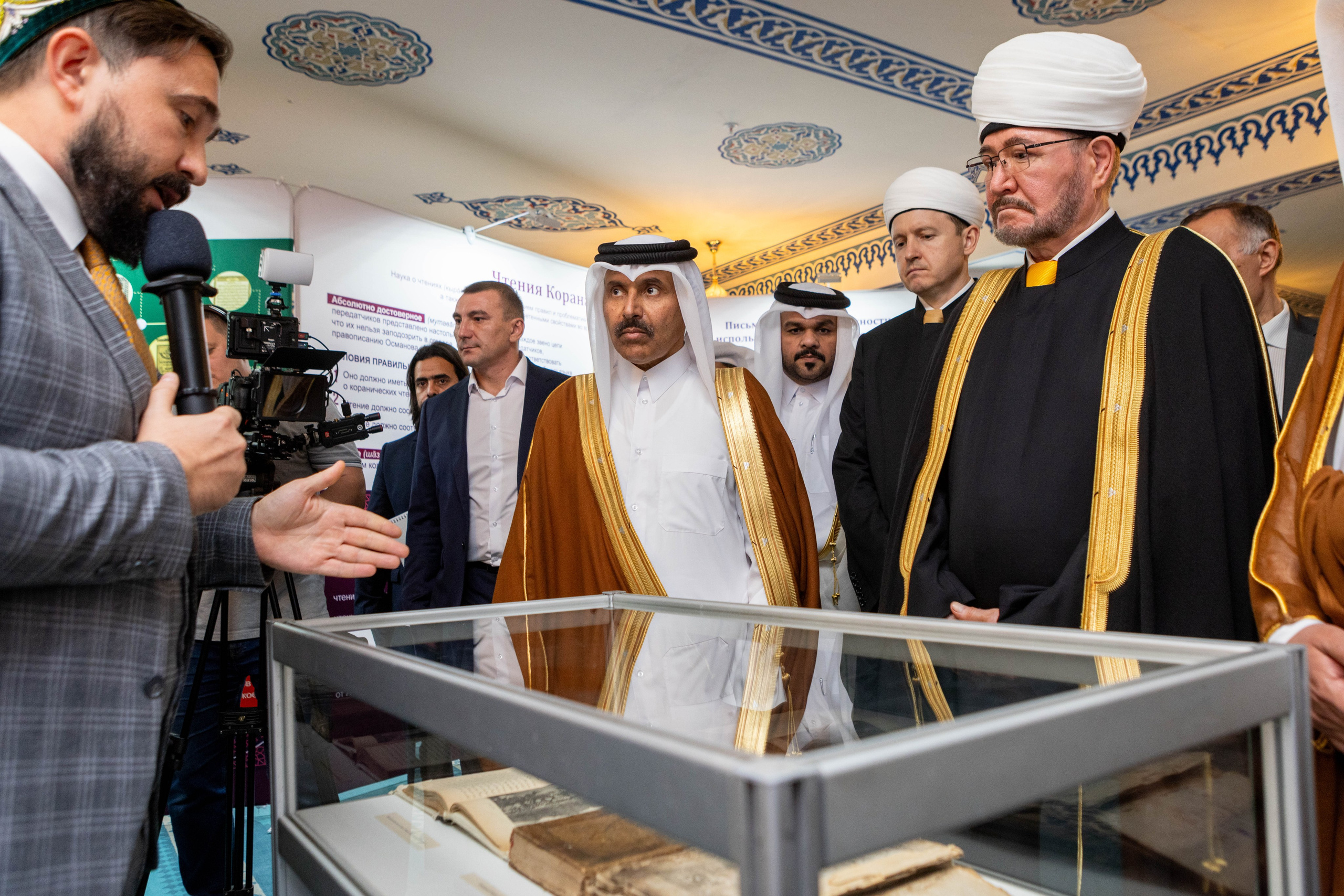 Открытие выставки Мир Корана. Рекламный, предметный, репортажный, семейный фотограф и художник в Москве