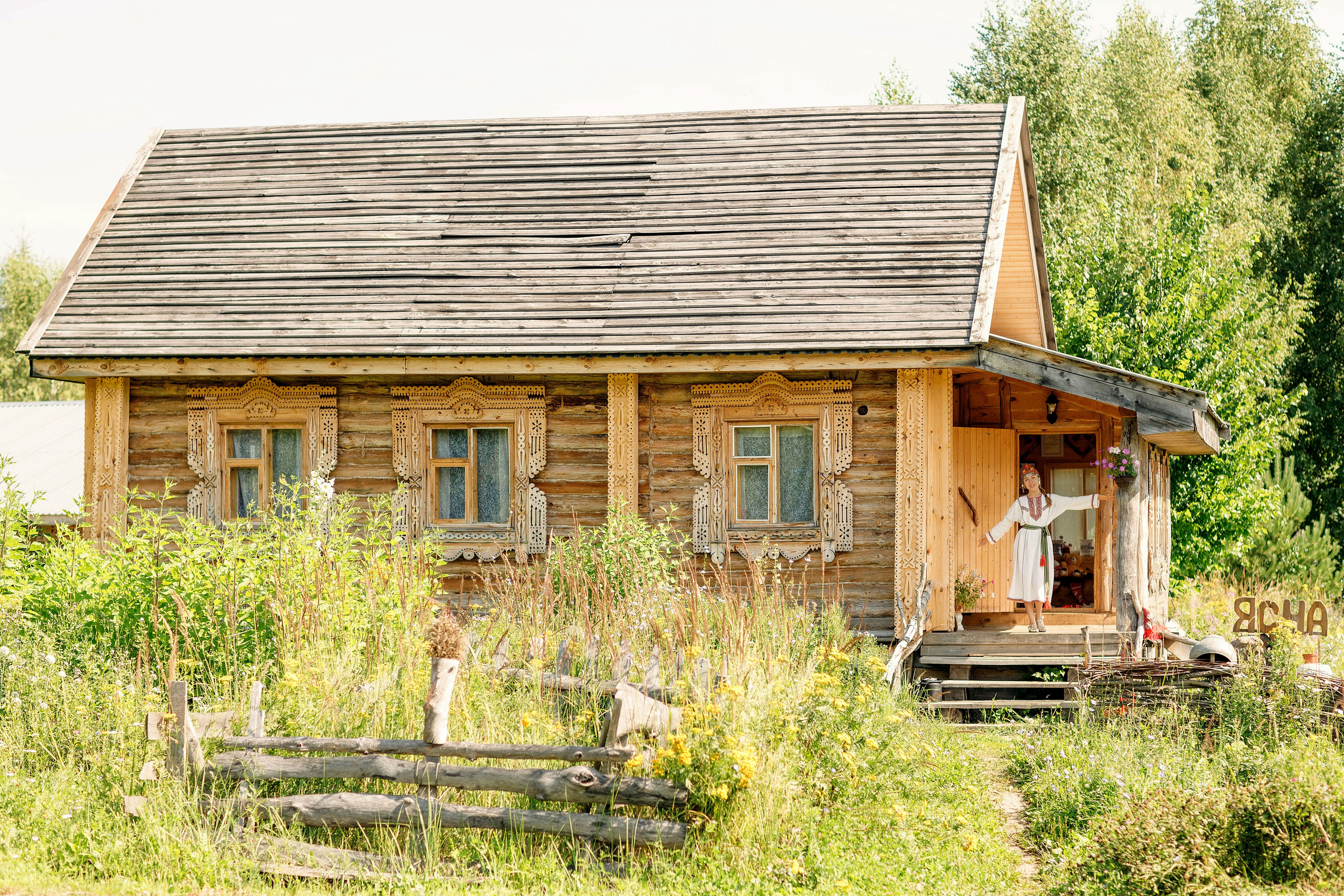 Фотосессия с Аней в этнокомплексе Ясна. Портретный и репортажный фотограф в Чебоксарах Андриян Чаркин