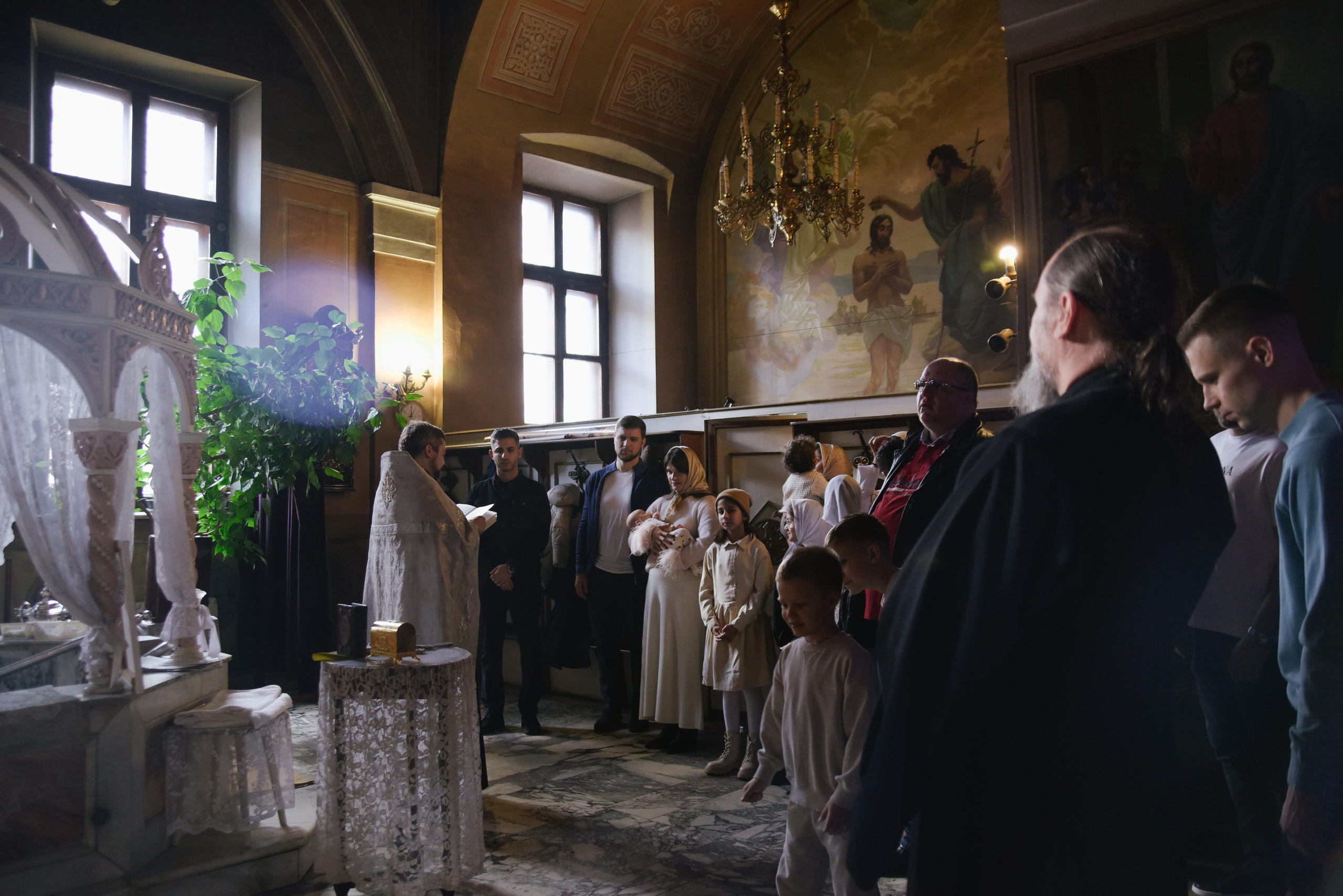 Таинство крещения Савва Храм Воскресения Словущего в Даниловской Слободе. Фотограф Лола Волна, город Москва