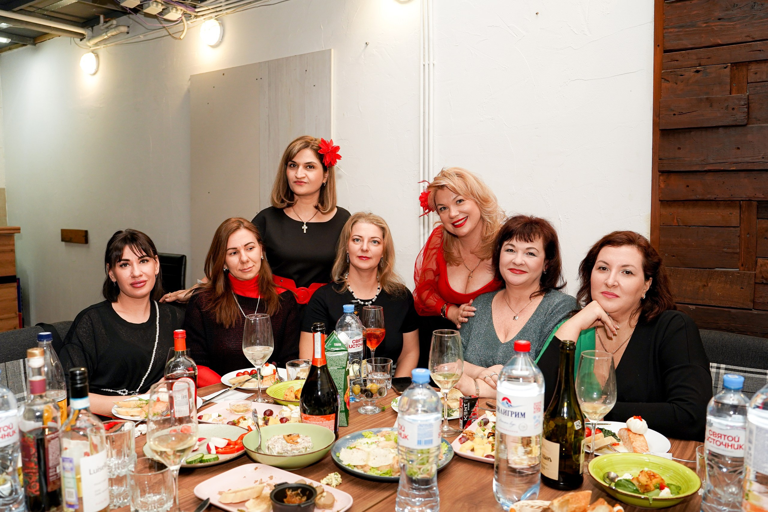 Новогодний корпоратив в ресторане Балаган в Ростов-на-Дону. Свадебный фотограф в Ростове-на-Дону. Таинство Крещения и Венчания, семейные фотосессии. Алёна Чёботова