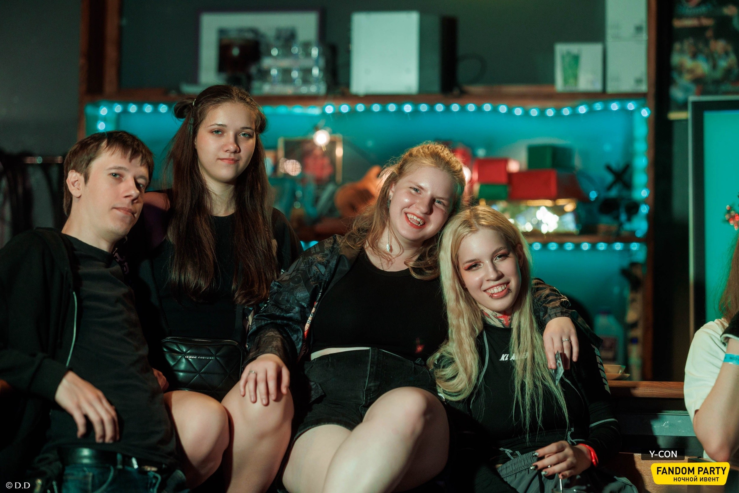 Fandom Party 18+ в Live Star Club 2025. Различные мероприятия и просто фотографии людей