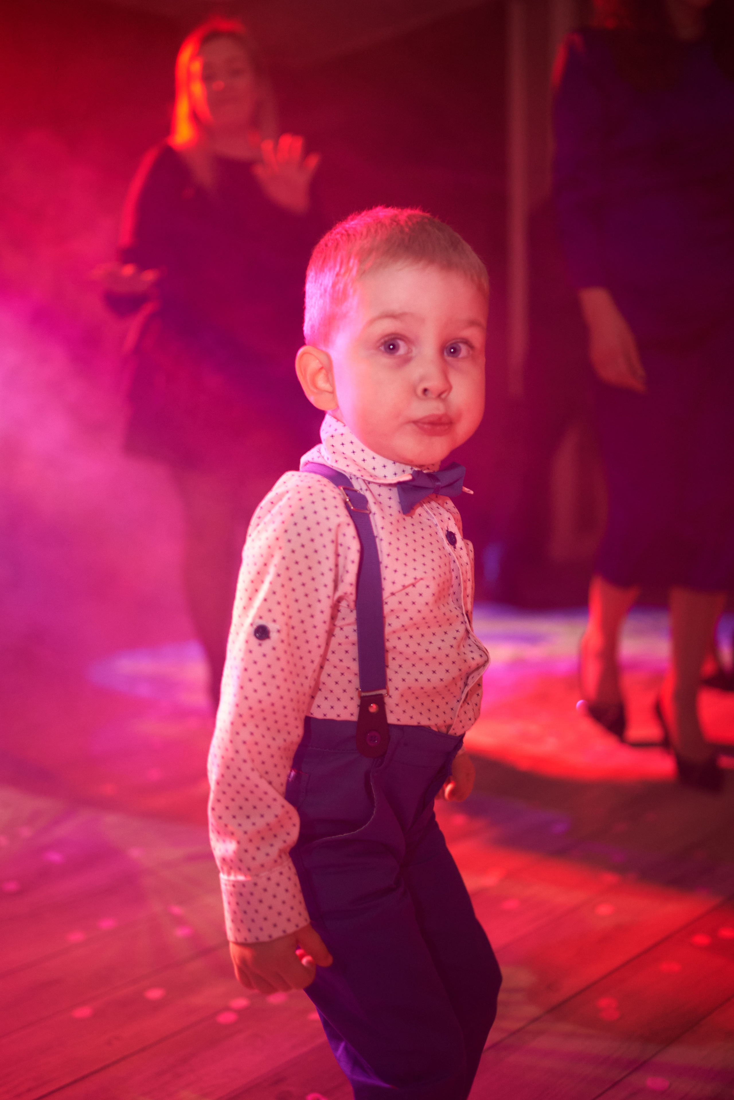 Фотограф Старый Оскол, Губкин. Свадебная фотосессия, доступная цена. Профессиональный фотограф Старый Оскол, Губкин — свадьба, венчание, крещение, юбилей и день рождения