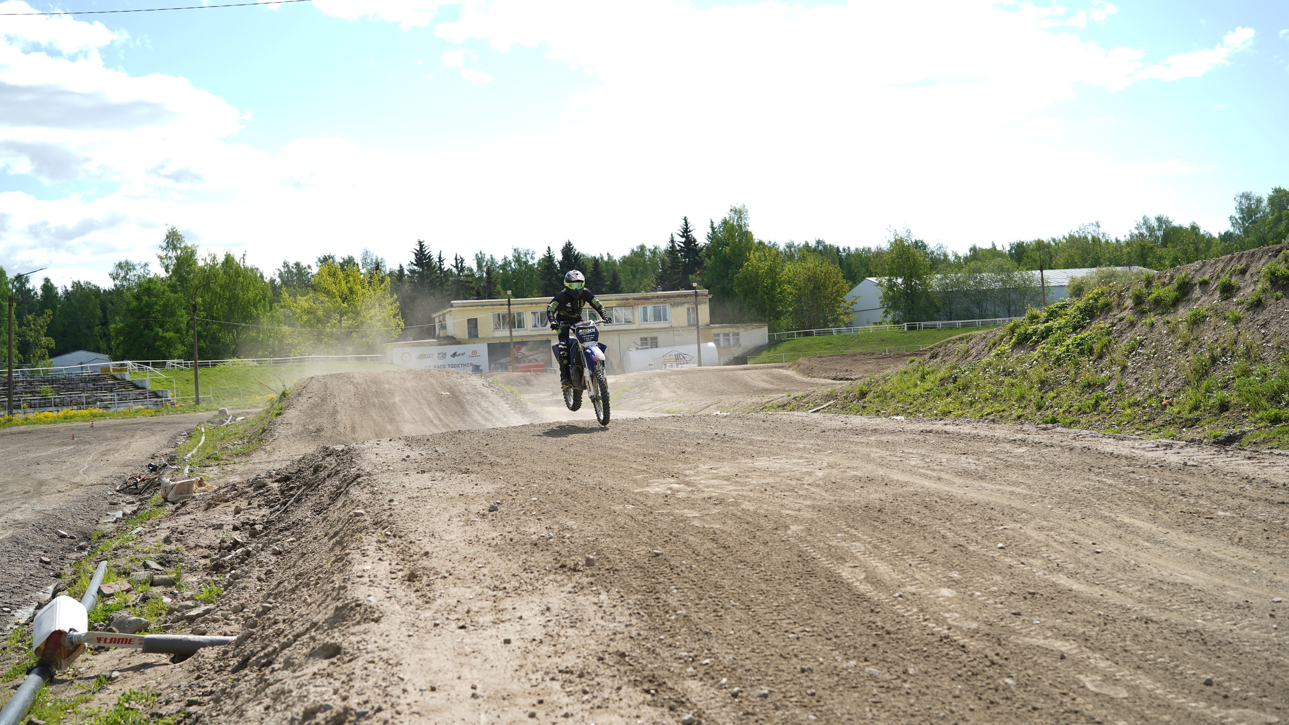 Катя Ли. Графический дизайнер Илья Левченко