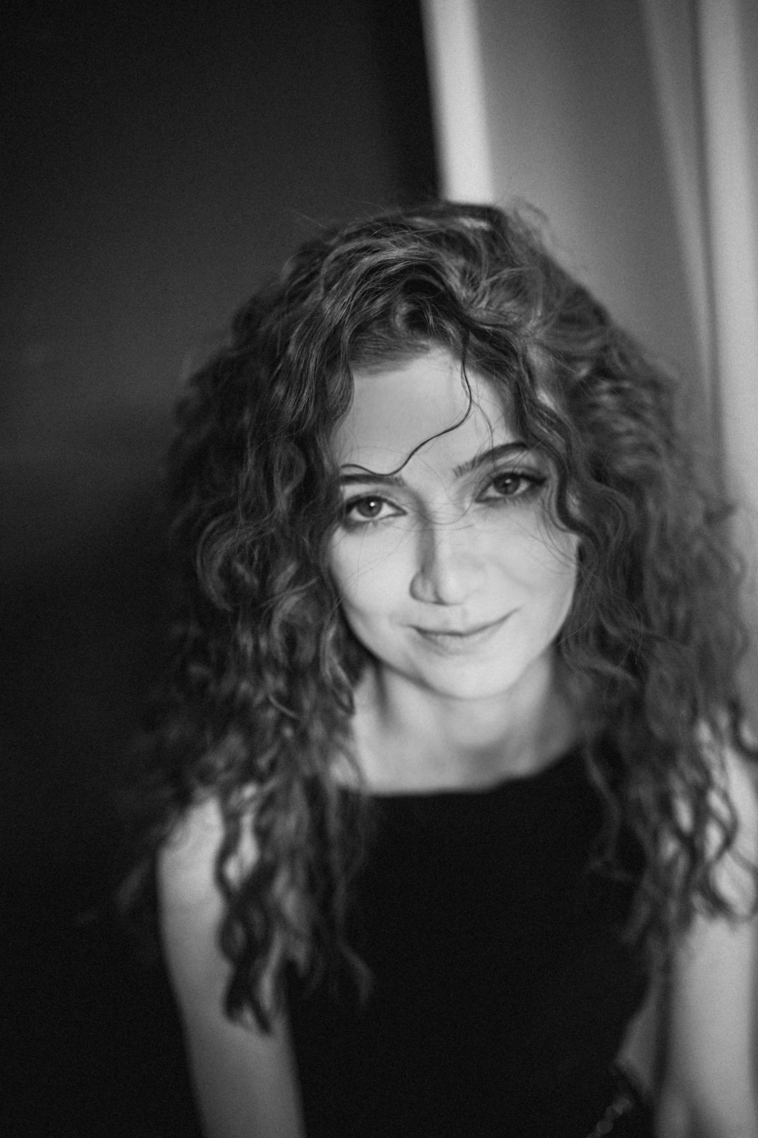 Индивидуальная съемка с характером — женский портрет в студии Майкопа