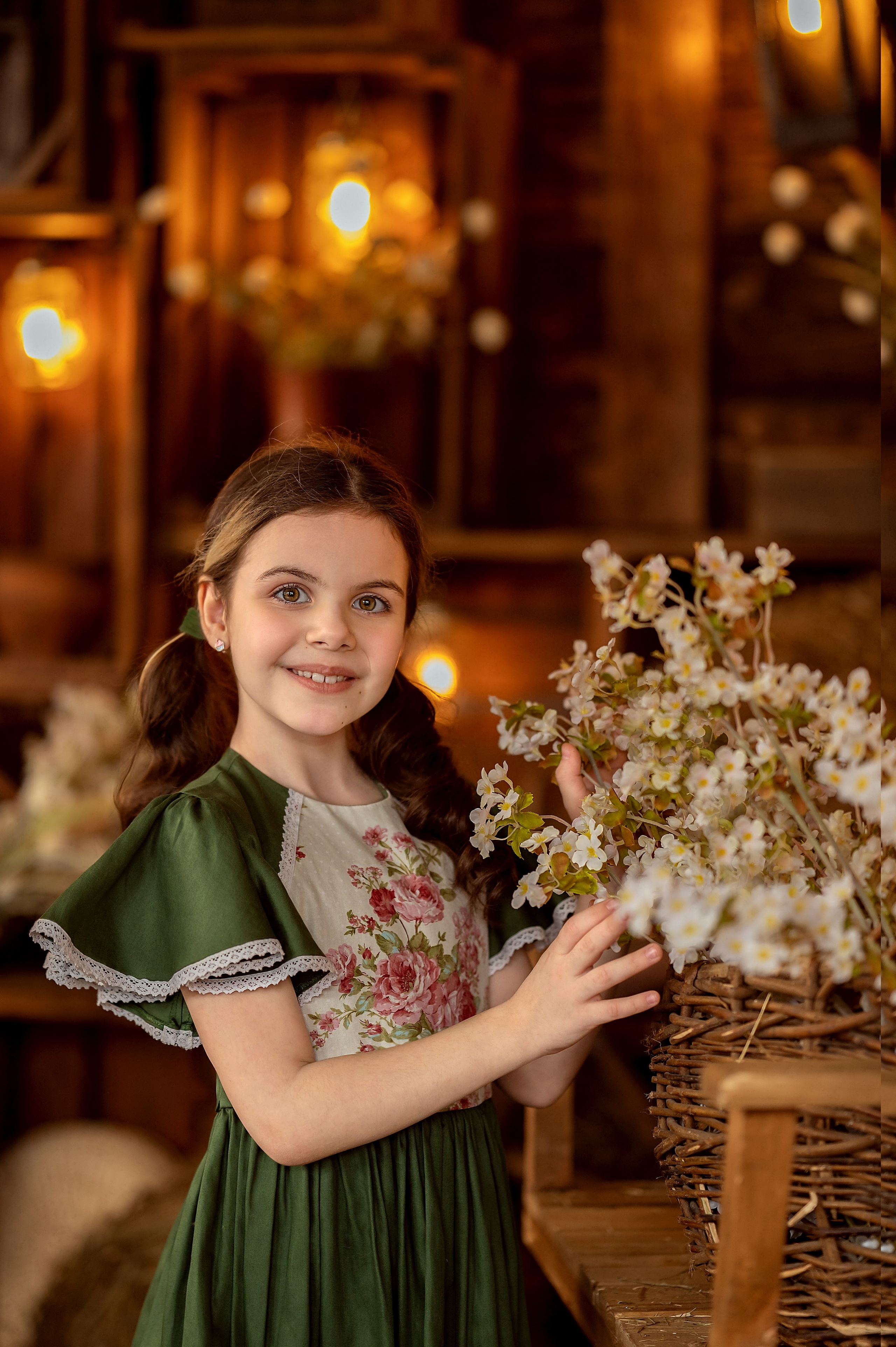 Фотосессия на сеновале Леонардо студия. Детский и семейный фотограф г. Москва Оксана Катаджи