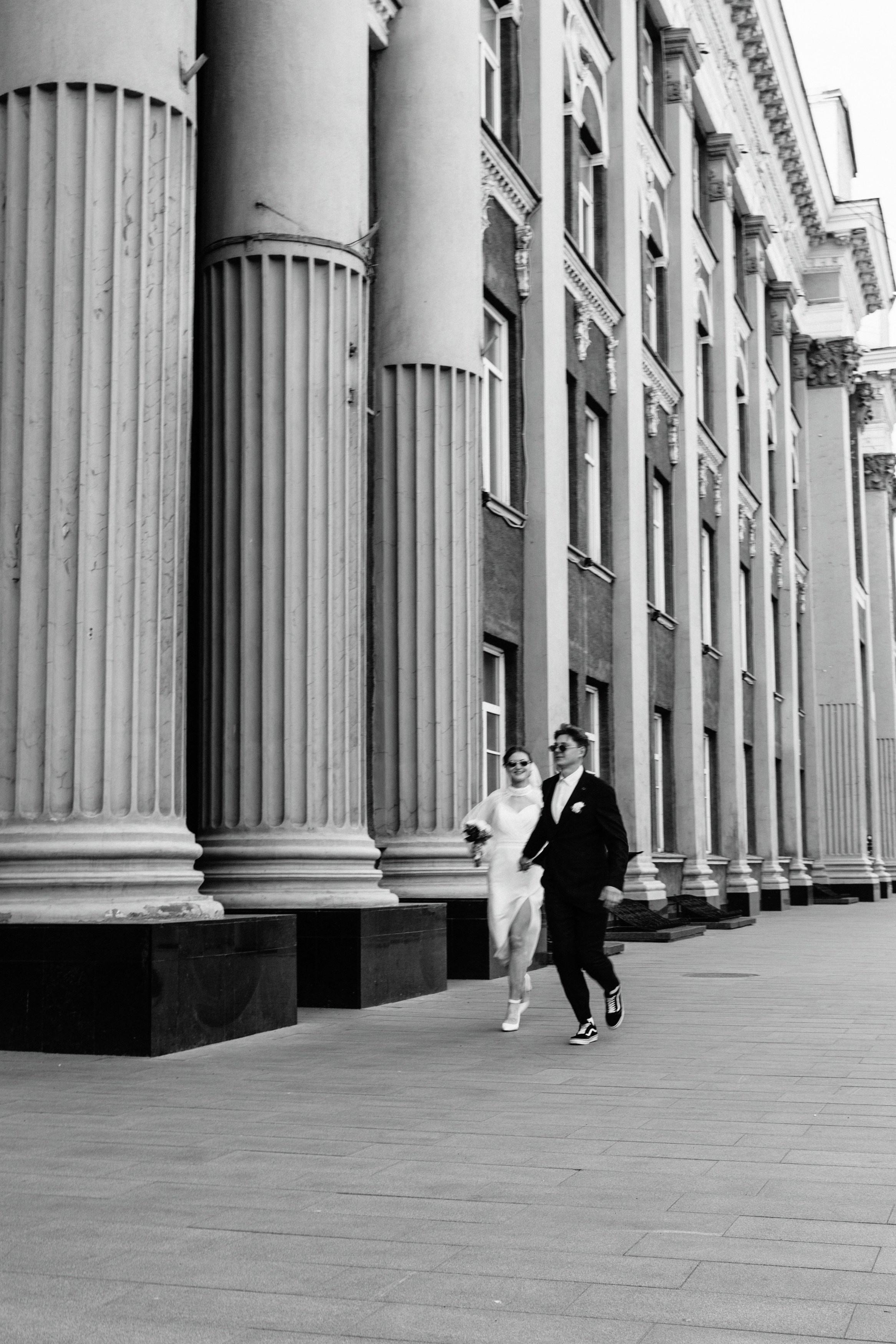 Владислав и Юлия Вечерняя прогулка по городу. Свадебный Фотограф в Иркутске Екатерина Елисеева