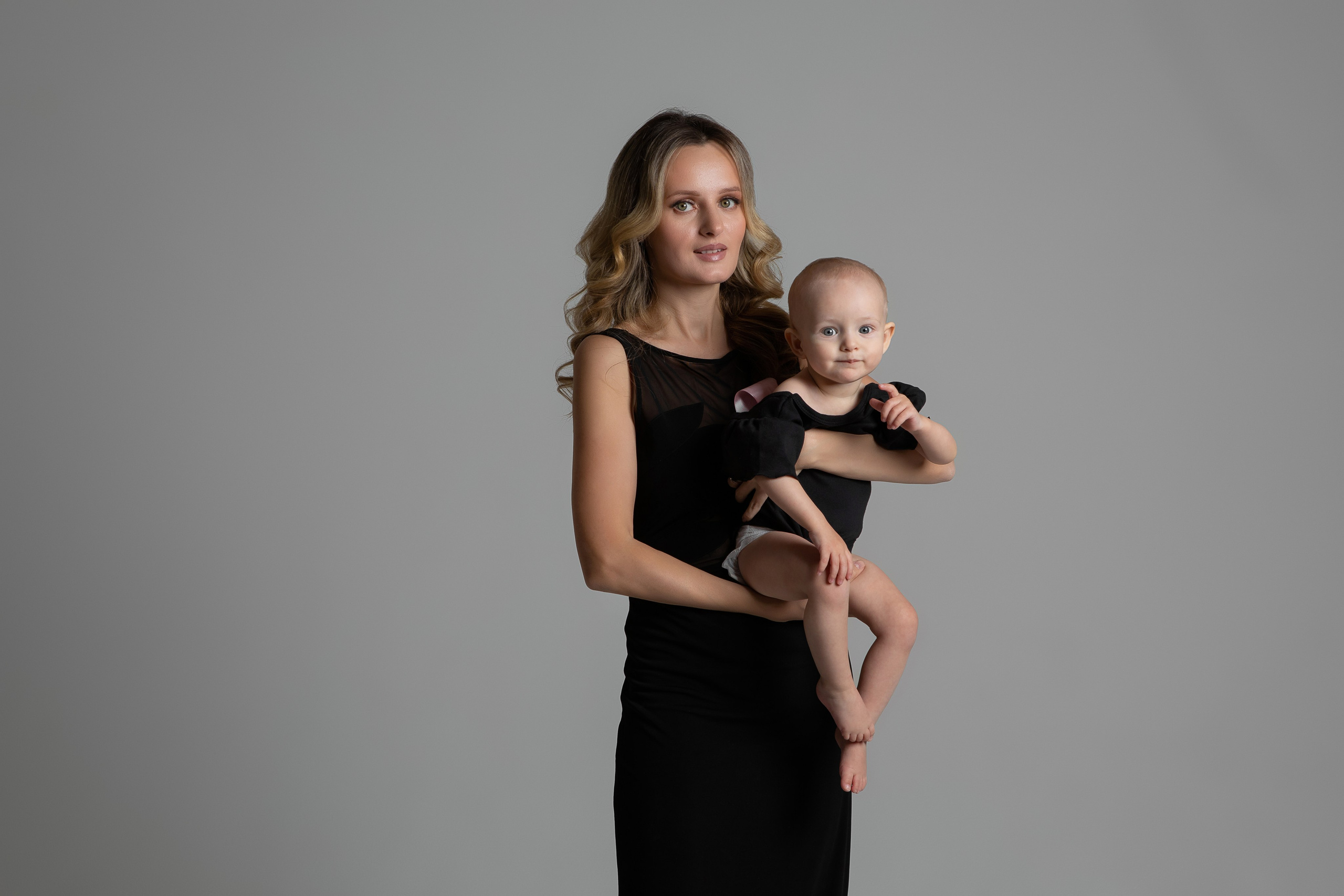 Мама и Малыш на Циклорамме. Семейный и Детский фотограф в Москва Скворцова Татьяна