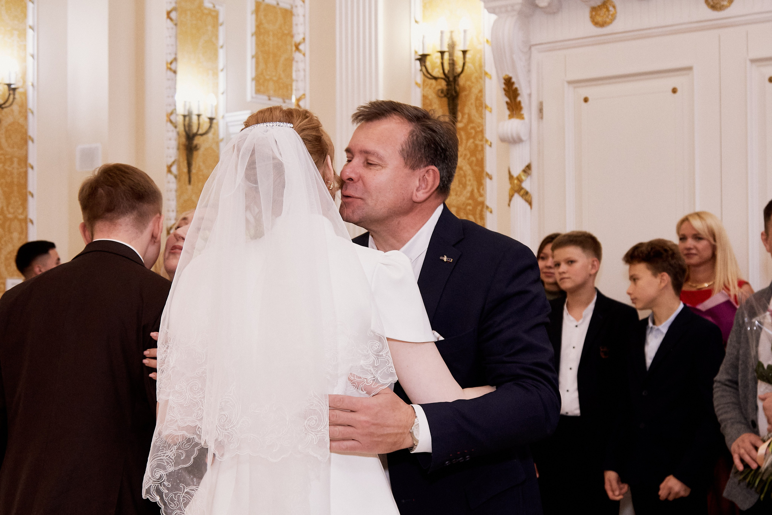 Свадебная роспись в раменском ЗАГСе. Свадебный фотограф в Москве Приятелева Ангелина