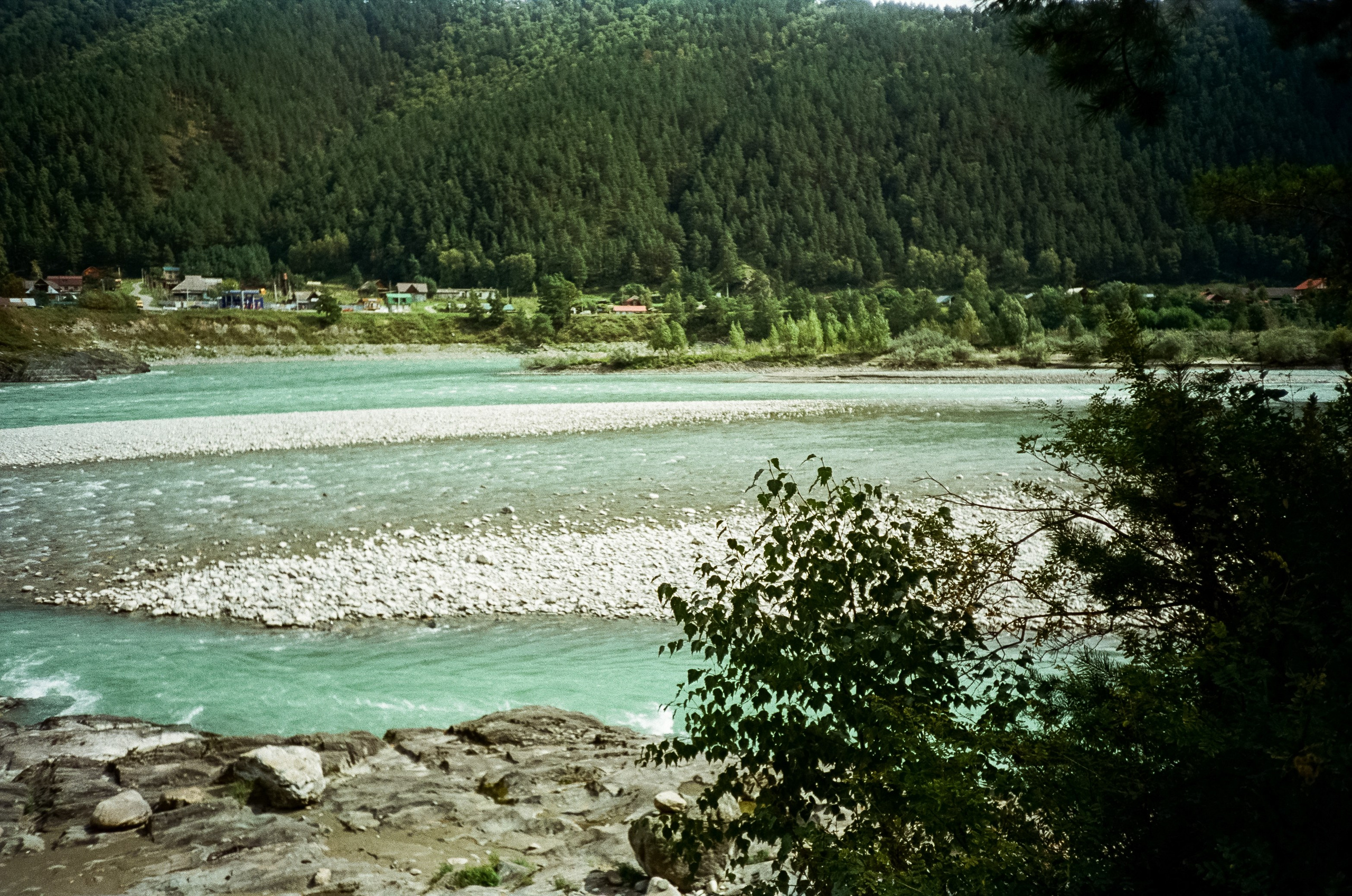 Зубы Дракона. Подвесной мост, скалы и Катунь. Фотограф-документалист Мария Осокина