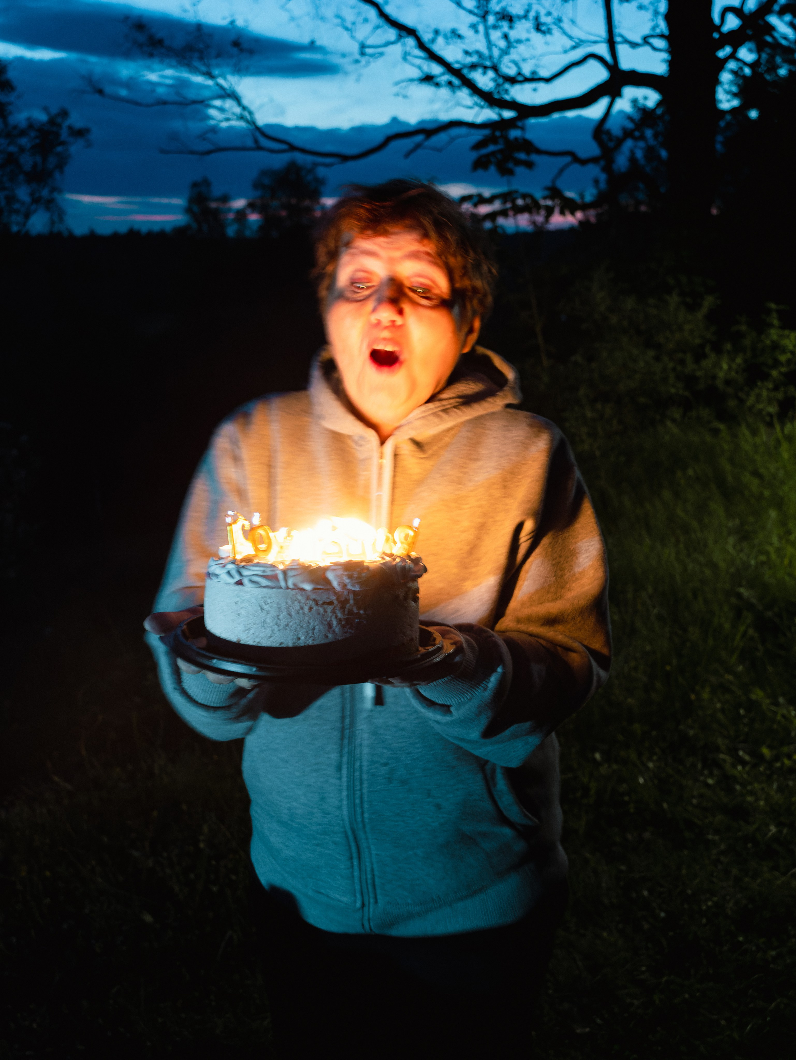 На берегу Угры. Конец мая 2024 года. Фотограф Никифоров-Гордеев Сергей. Москва и МО