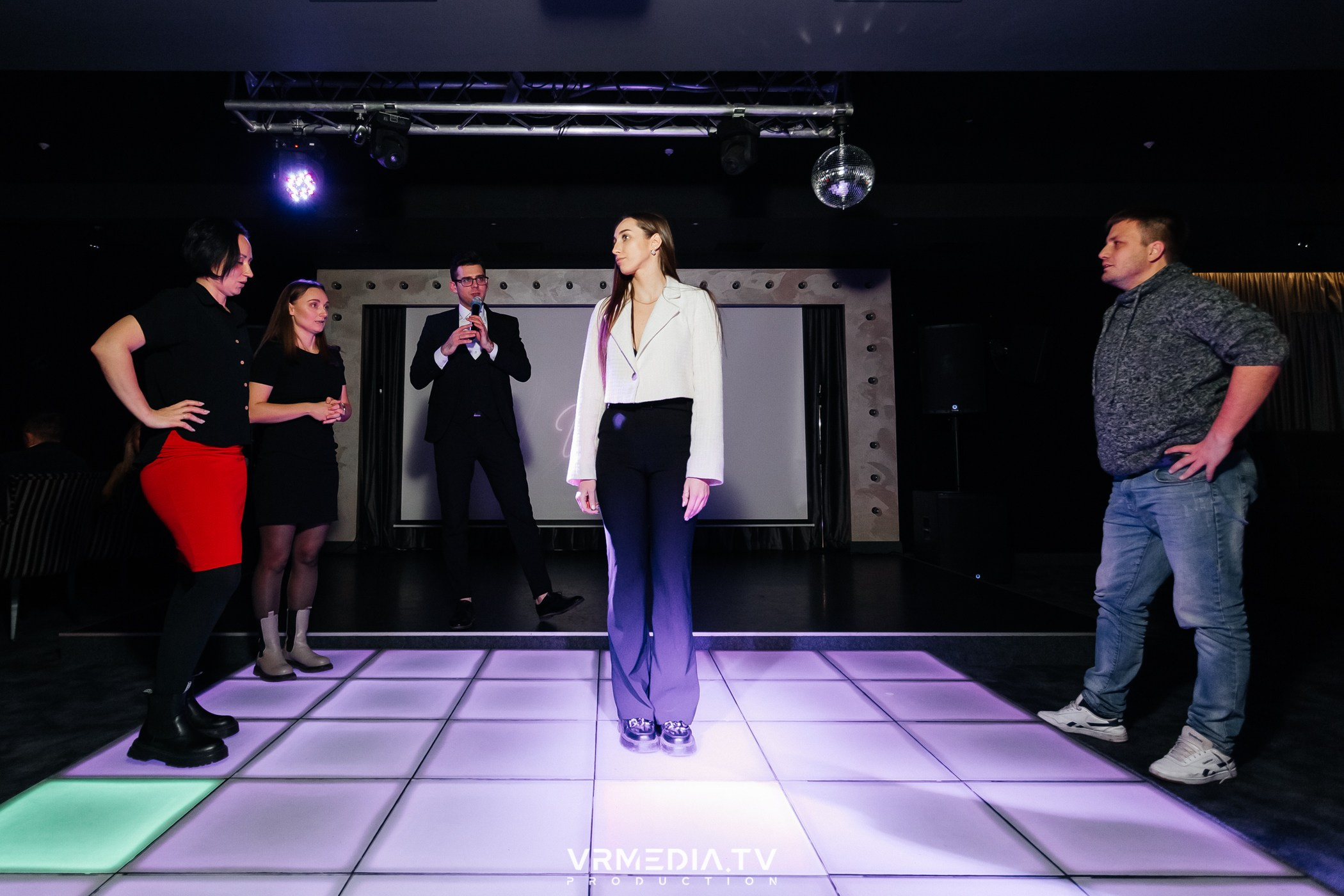 POP-STAR PARTY в караоке-баре «Volna»