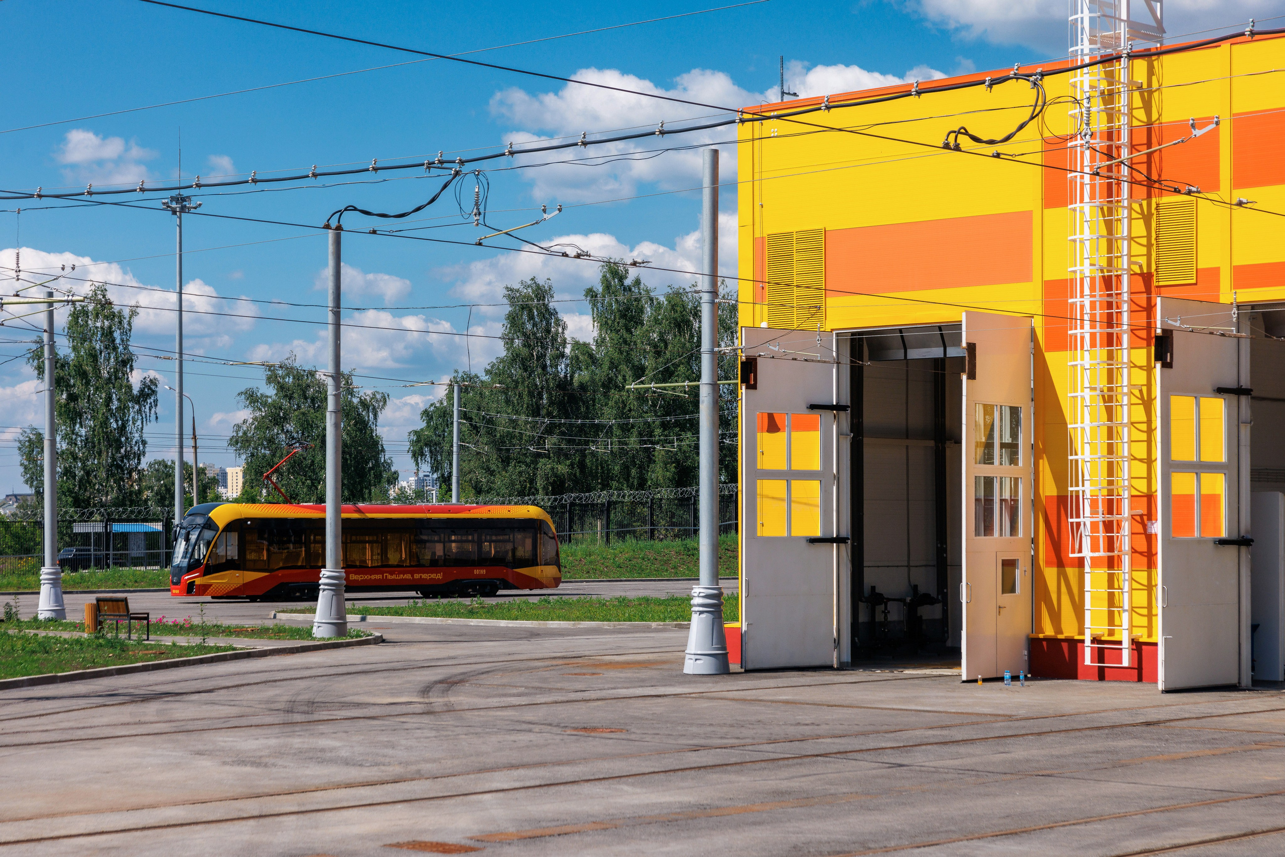 Трамвайное депо. Фотограф Виталий Хайлов, Екатеринбург