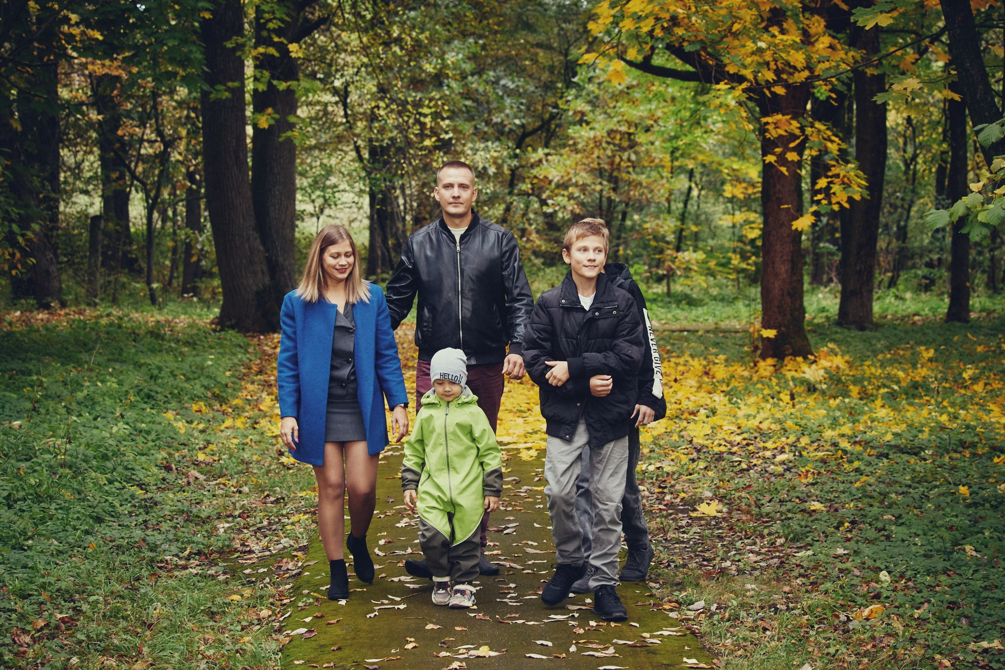 Прогулка с семьёй Виктора и Екатерины. Свадебный и семейный фотограф в г. Волхов Алексей Кочерыжкин