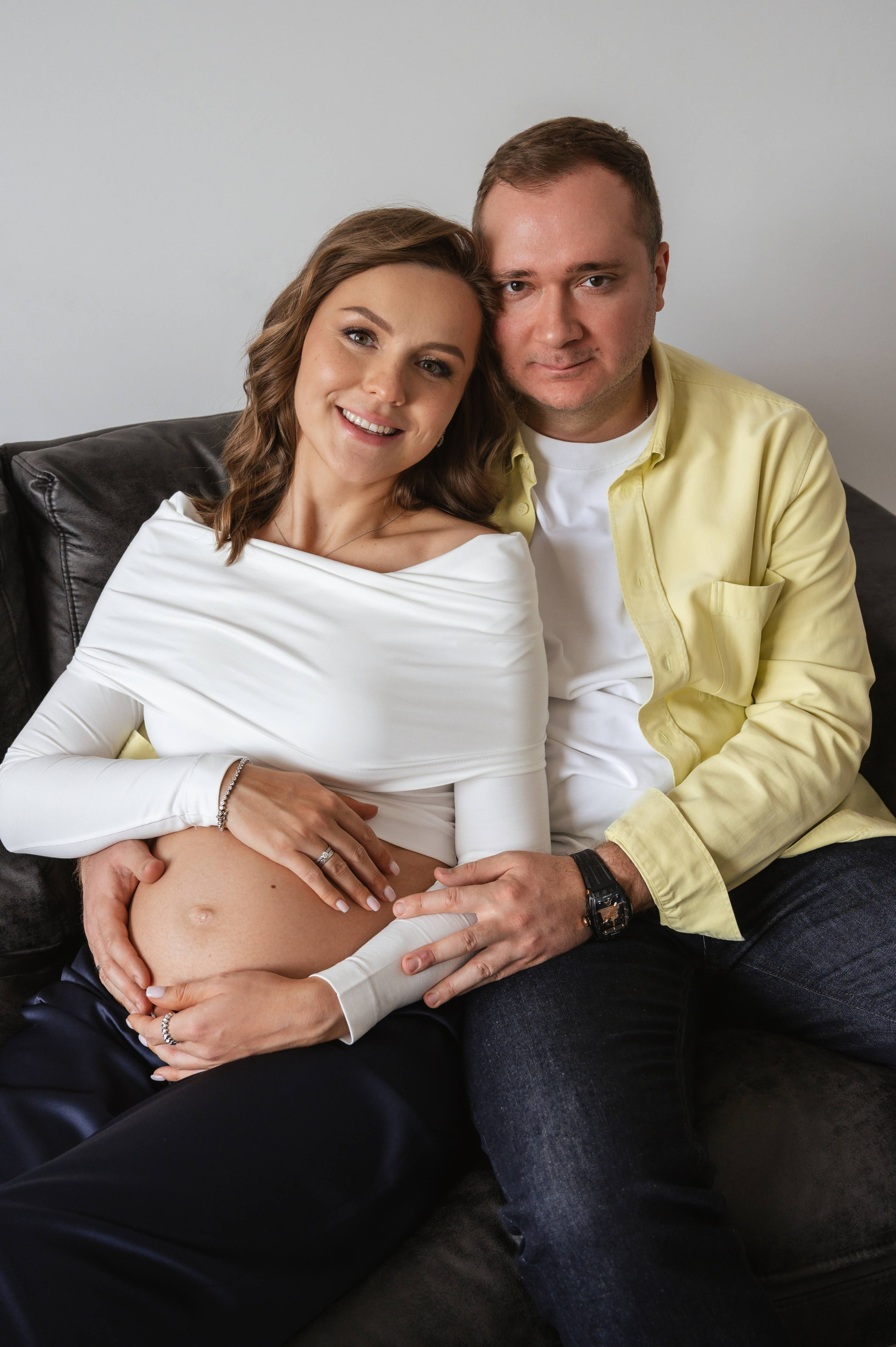 Виктория. Профессиональный фотограф беременности в СПБ. Стильные фотосессии беременности в стиле минимализм и классическая фотография