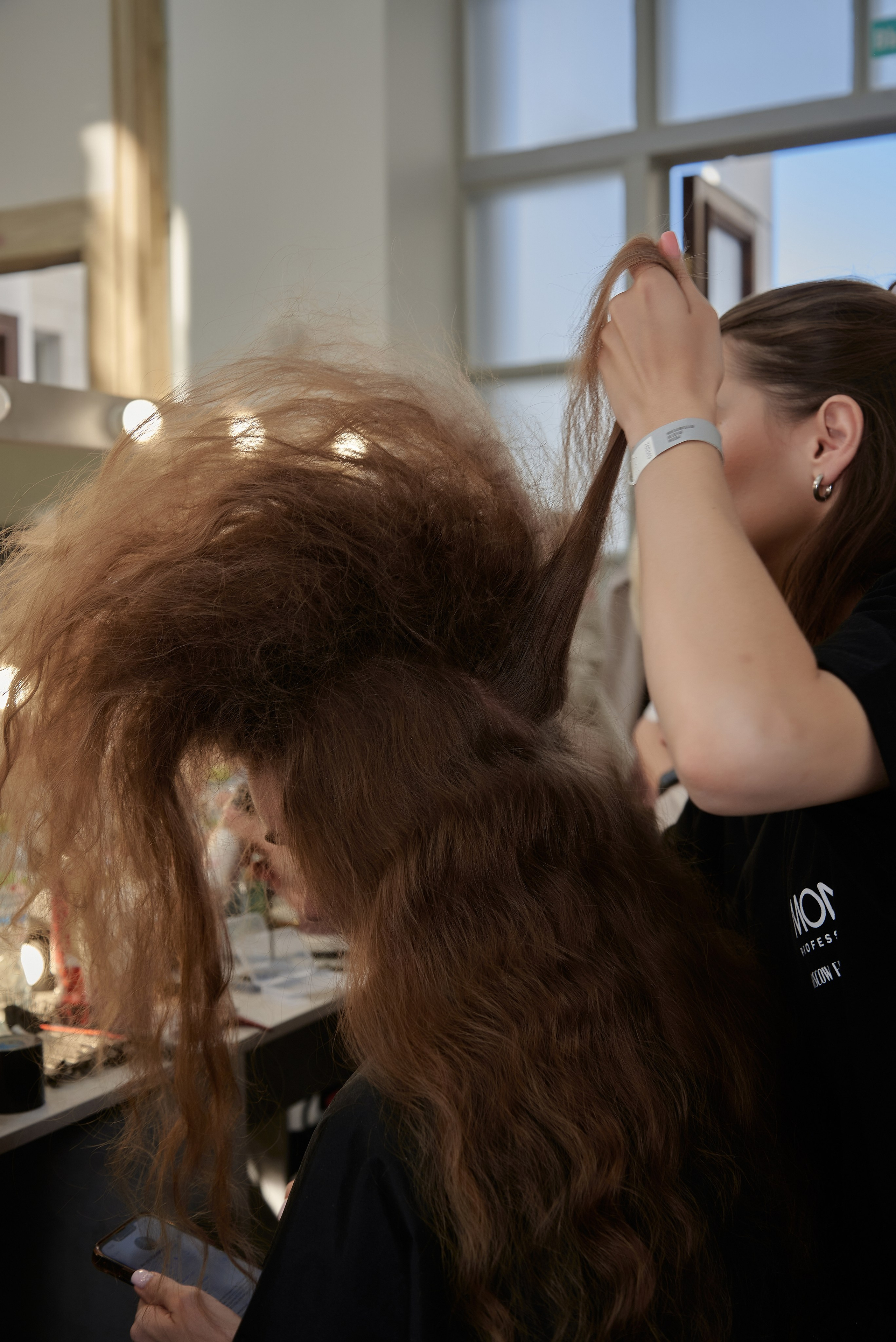 Backstage с показа ALENA COJOCARU RFW 2025. Наталия Дианова — фотограф для брендов и экспертов в Москве