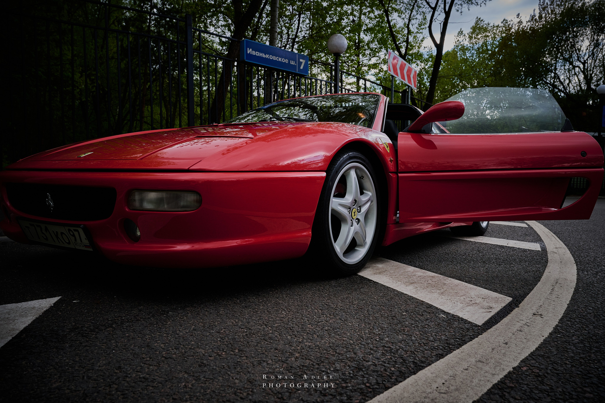Ferrari 355 GTS. Фотограф Роман Адлер