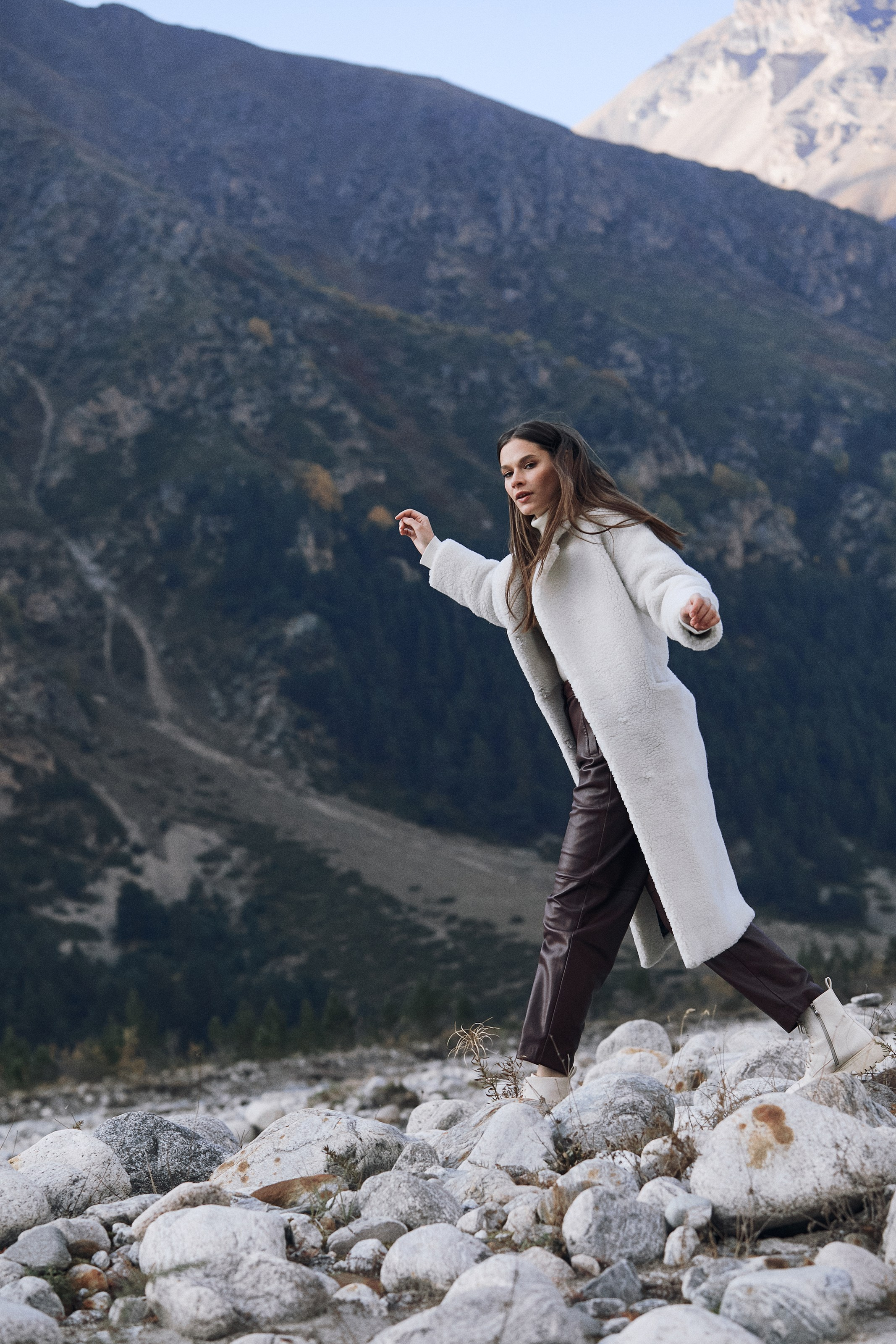 Имиджевая съемка для бренда. Фотограф Продюсер в горах КБР / Москва  Нальчик Горы