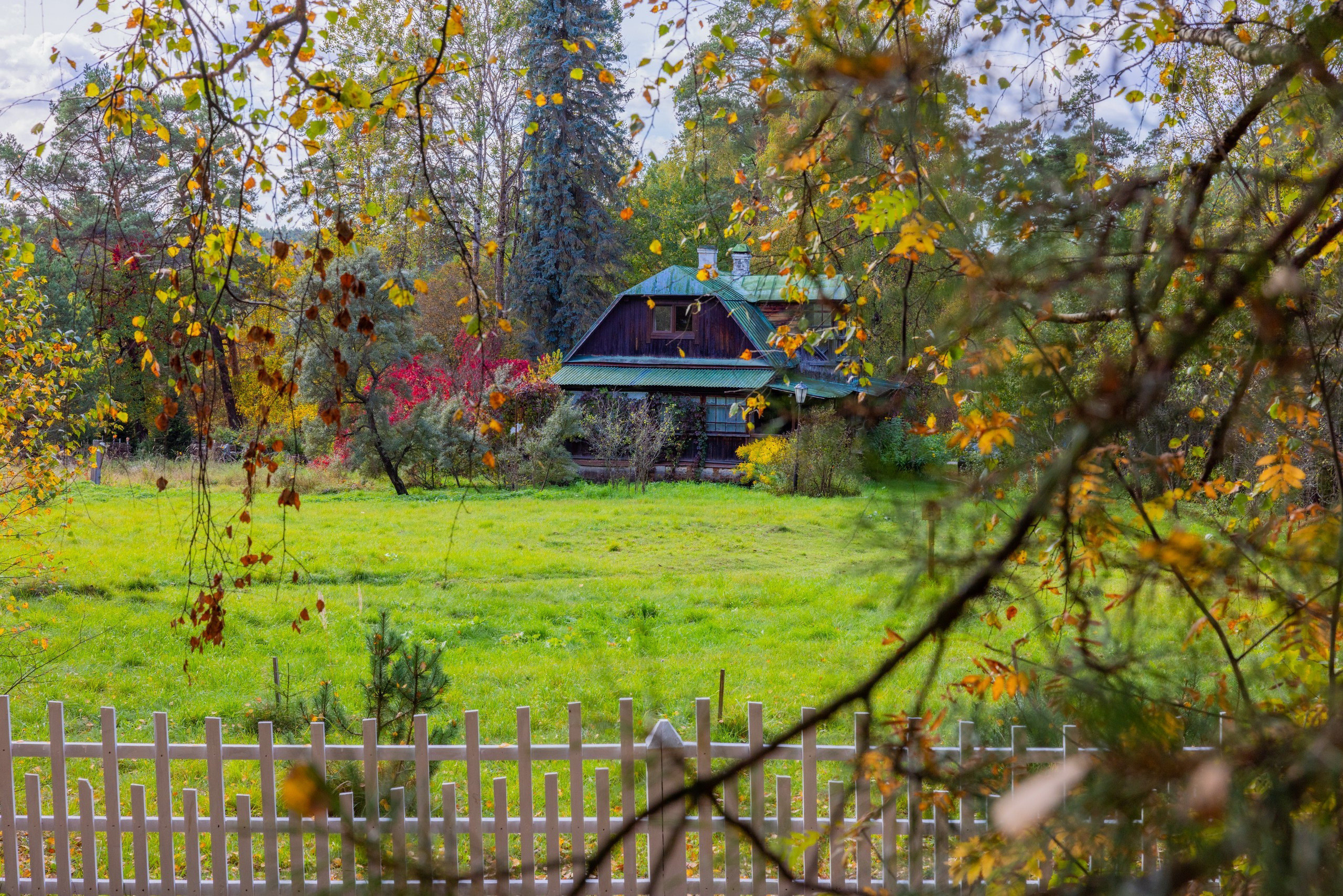Музейный комплекс Поленово золотой осенью. Фотограф в Туле Крупский АнДРей. Фотостудия «КАДР71» в Туле