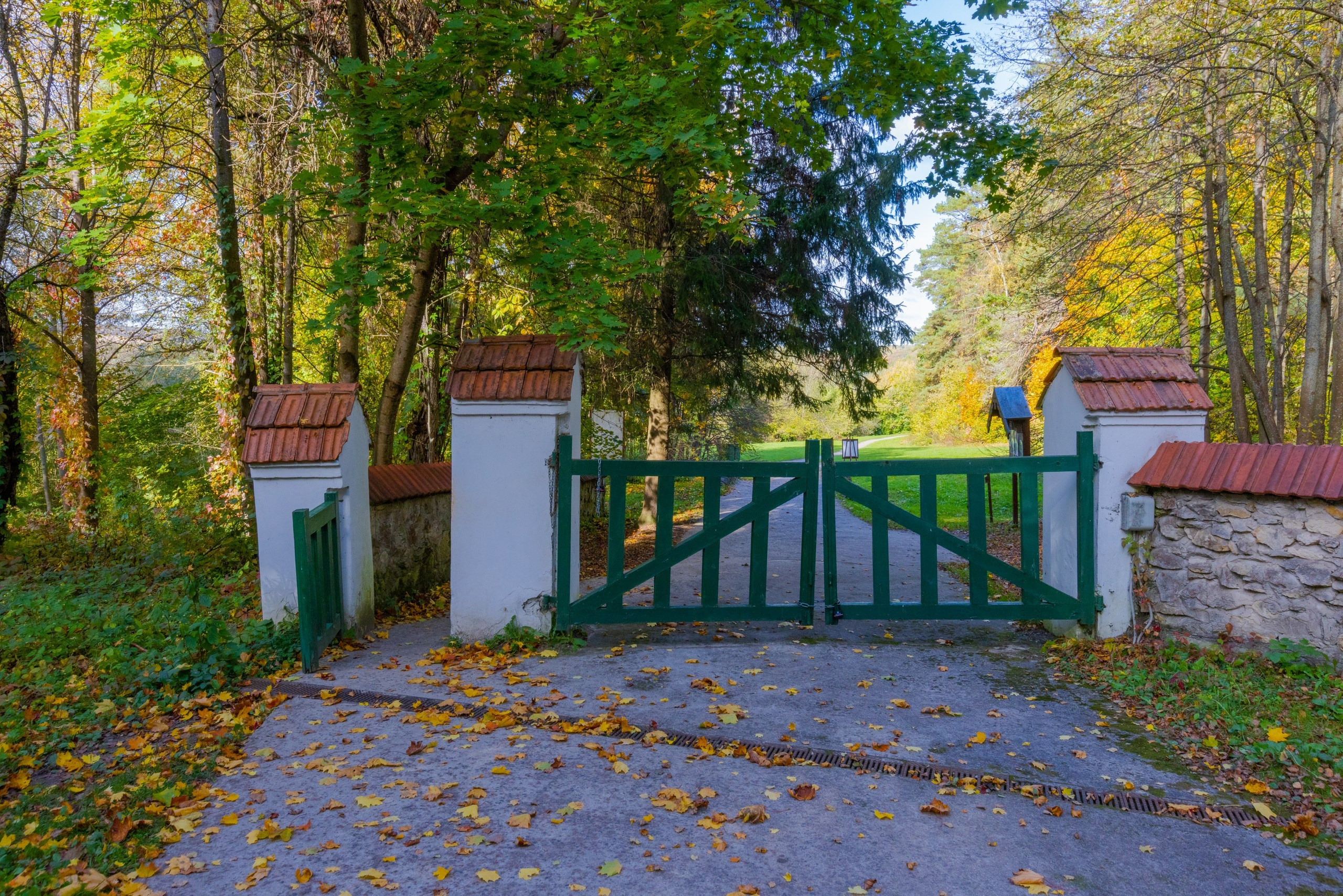 Музейный комплекс Поленово золотой осенью. Фотограф в Туле Крупский АнДРей. Фотостудия «КАДР71» в Туле
