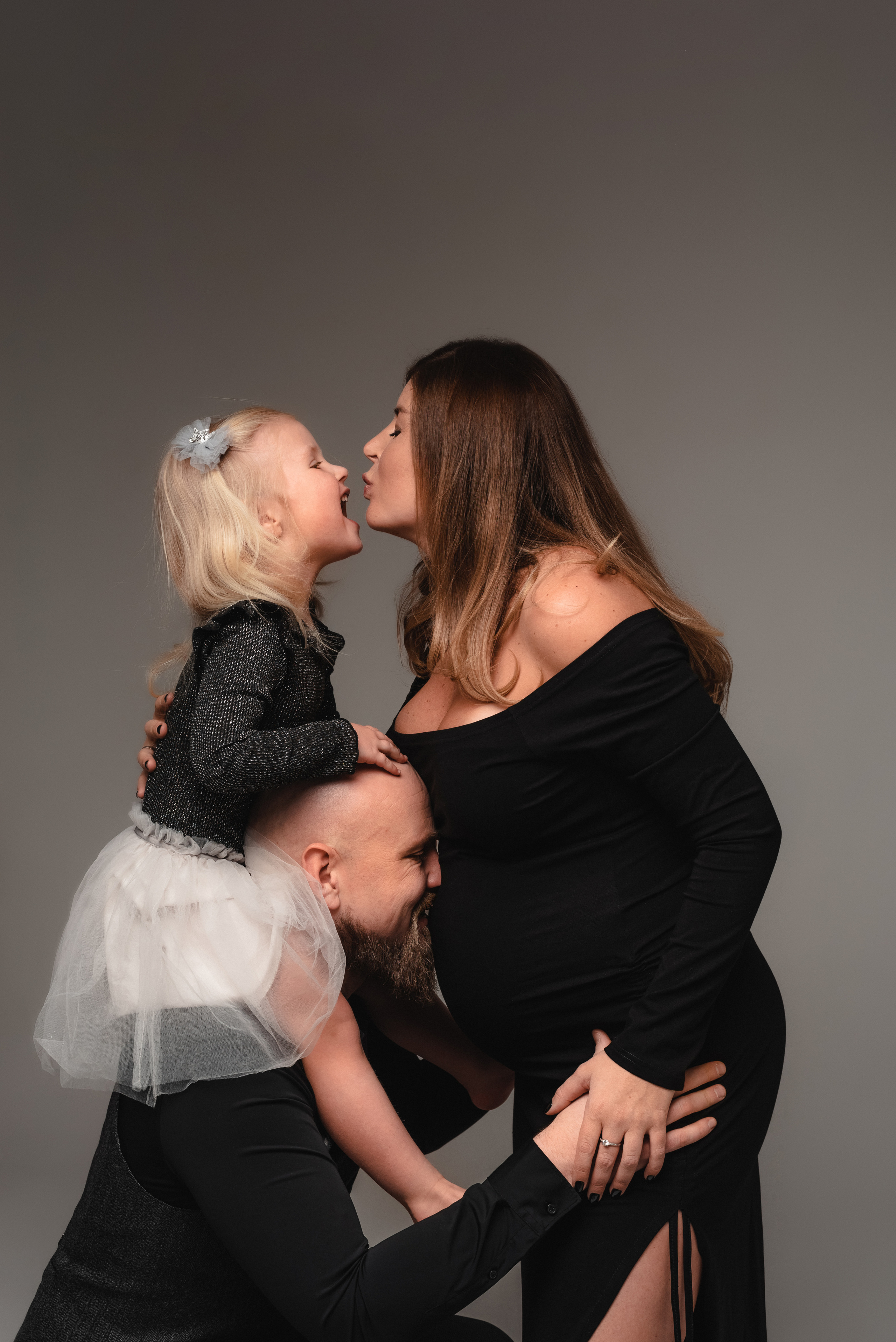 Семейная фотосессия в студии. Фотограф Юлия Кондратьева