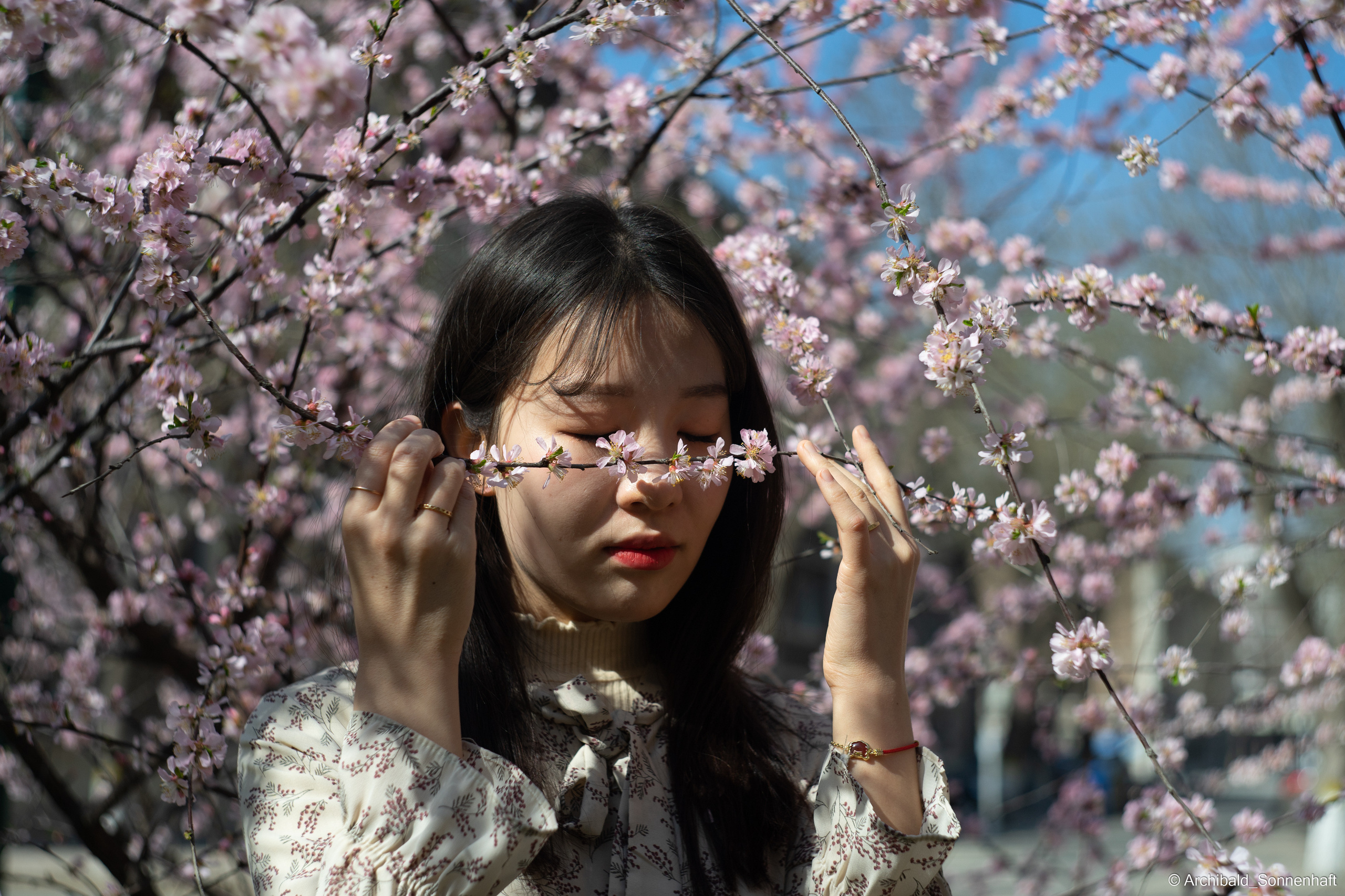 장유진 [jiang yu jin] — Korean student of the School of International Edu. Photographer in Guangzhou, China. Archibald Sonnenhaft
