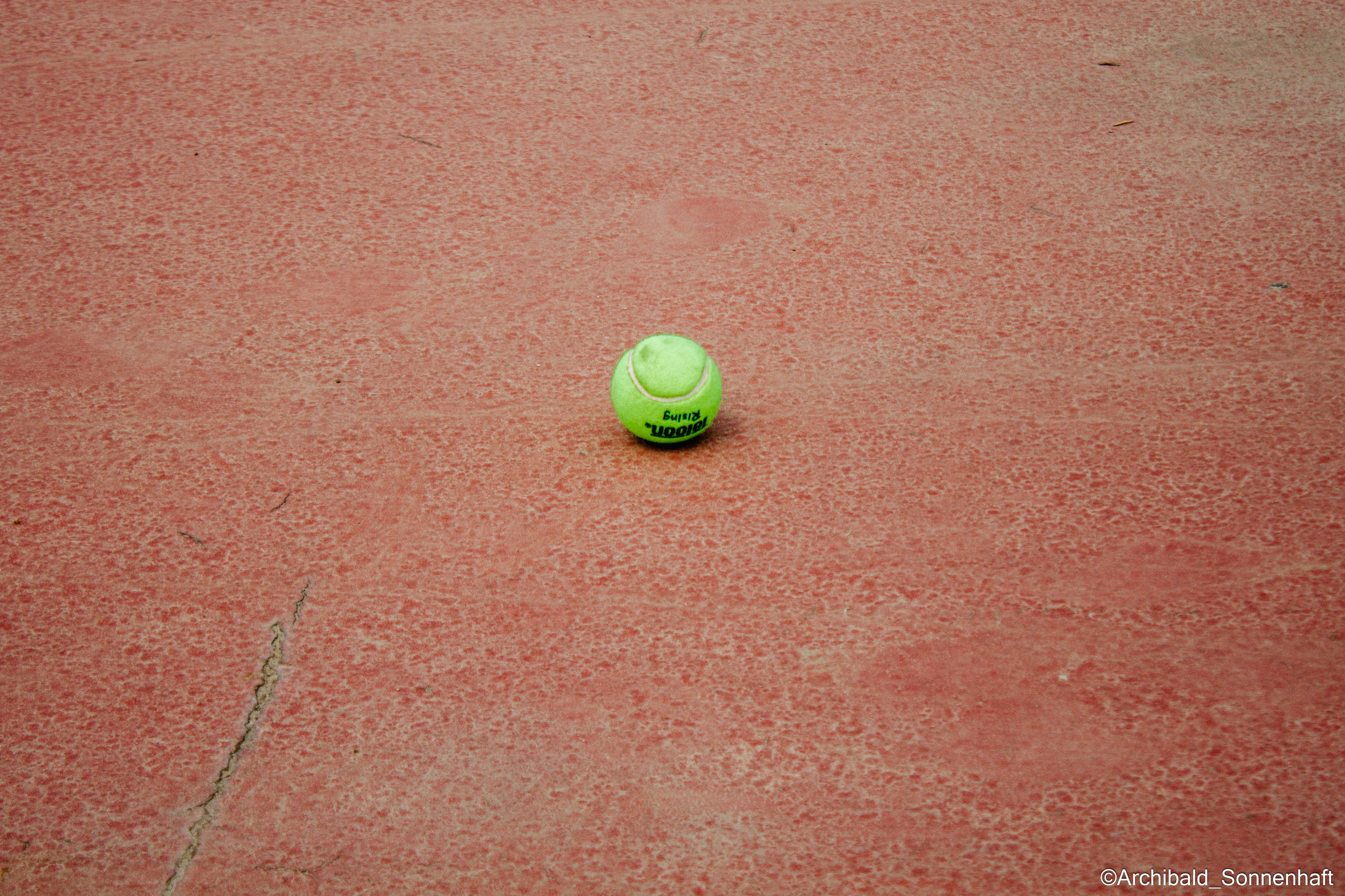 Tennis morning. Photographer in Guangzhou, China. Archibald Sonnenhaft