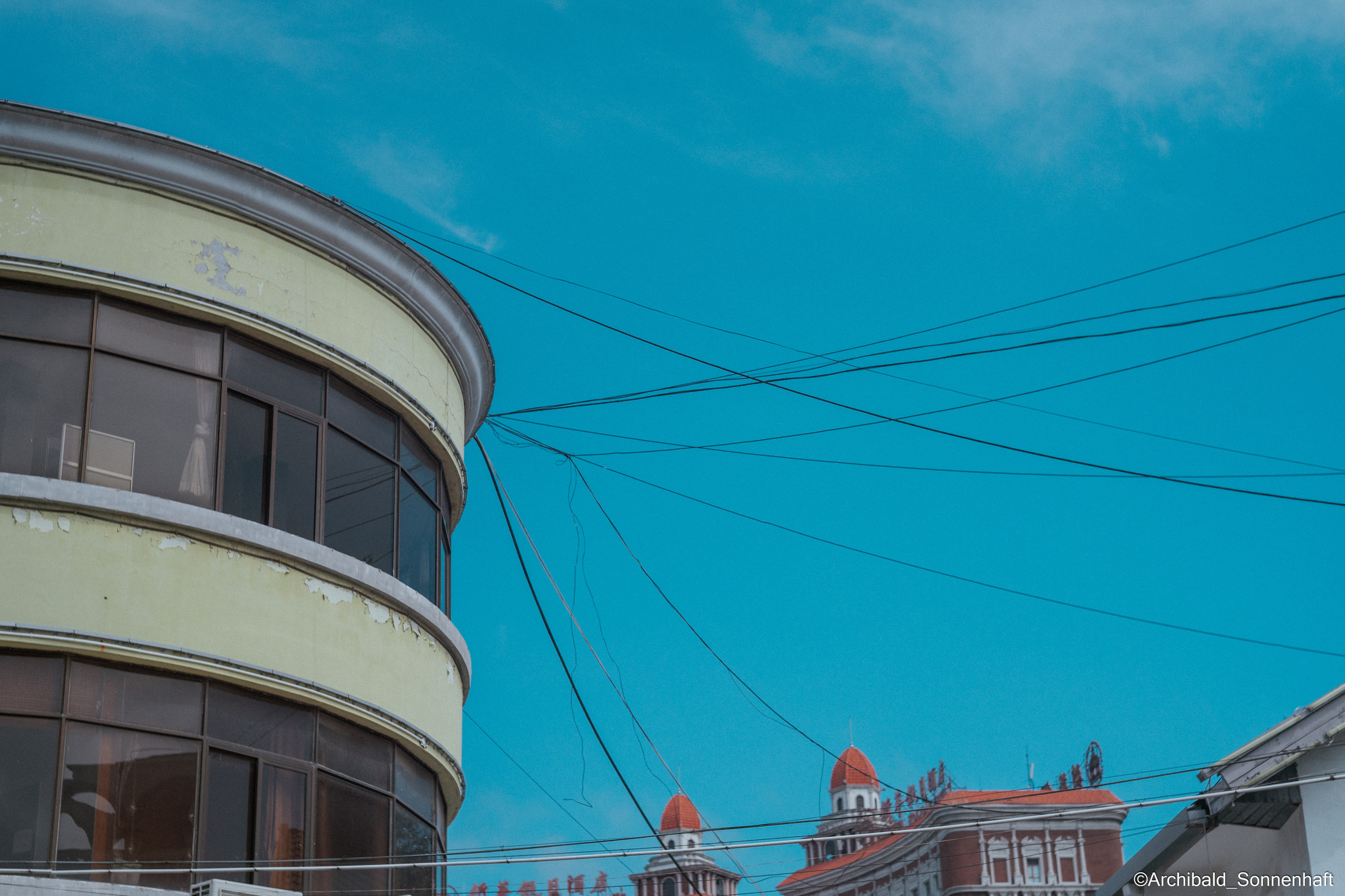 Ununtangleable creations. Photographer in Guangzhou, China. Archibald Sonnenhaft